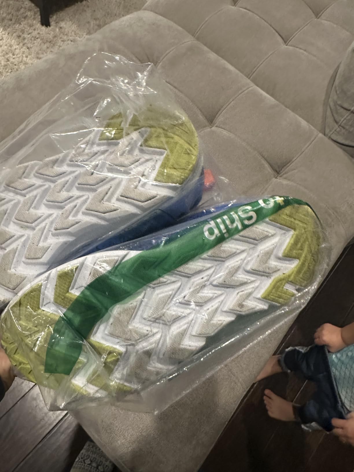 Saucony Kids' Wind 2.0 customer photo 1