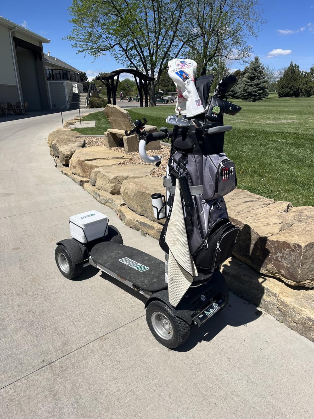 uniHimal 14-Way T-Lock Golf Cart Bag Pro with Full-Length Divider | T-Lock dividers secure clubs, reduce rattle and keep clubs separated. Help for quiet cart rounds. customer photo 1