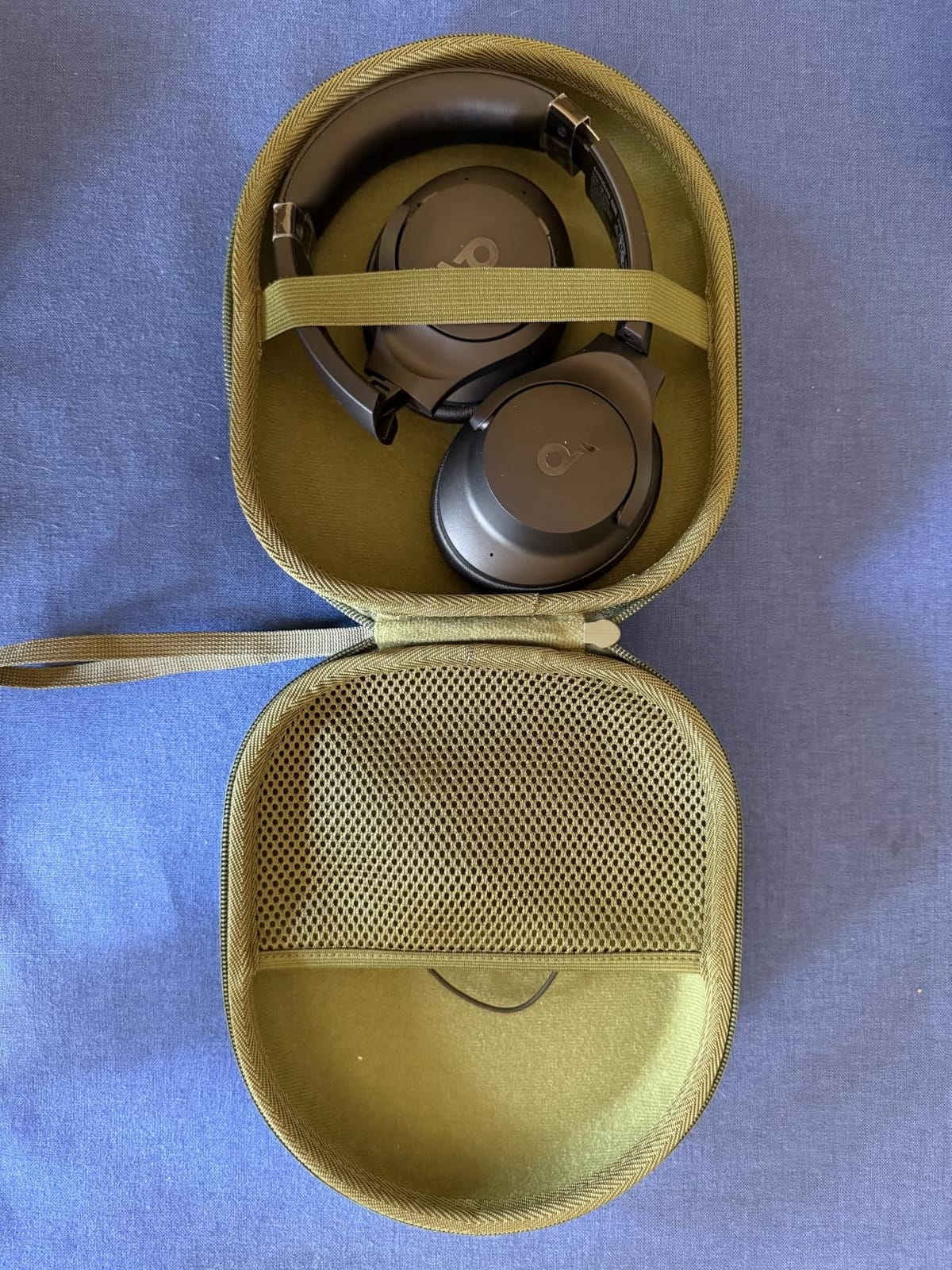 Soundcore by Anker Q20i Hybrid Active Noise Cancelling Headphones, White customer photo 1