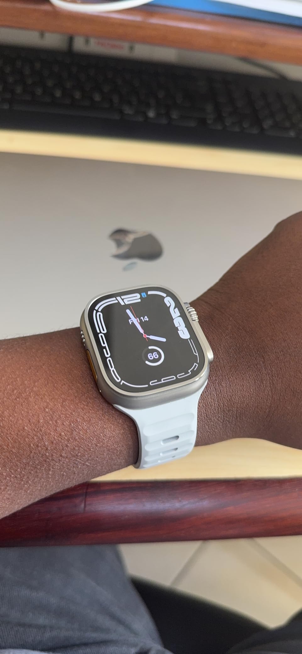Apple Watch Ultra 2 [GPS + Cellular 49mm] Smartwatch with Rugged Titanium Case & Indigo Alpine Loop Large. Fitness Tracker, Precision GPS, Action Button, Extra-Long Battery Life customer photo 2