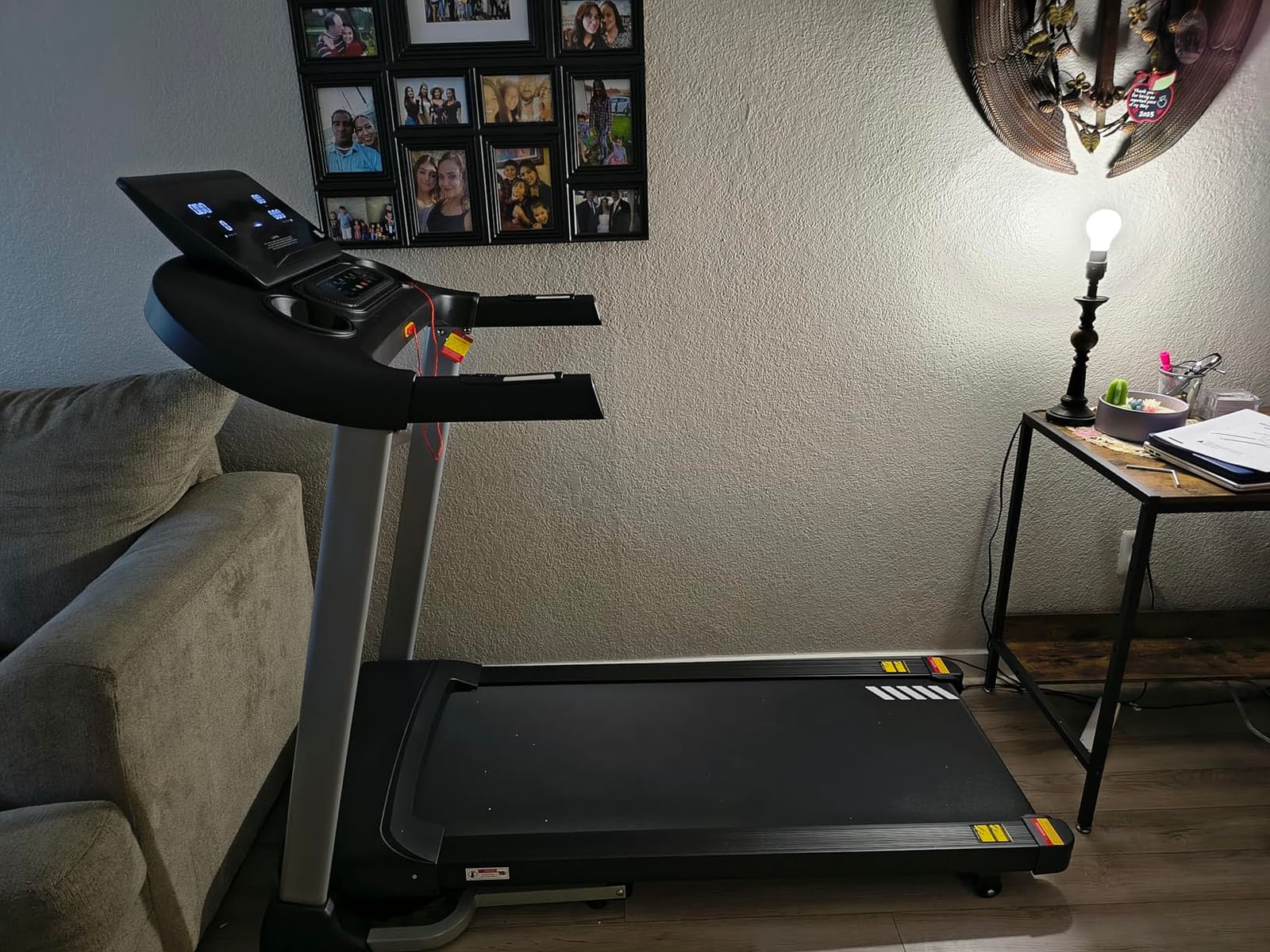 HUAGEED Treadmills for Home, 18% Auto Incline, Heavy Duty 400LBS Capacity | Quiet 3.5 HP Motor; 36 Workout Programs; Extra-Wide Running Belt; Walking & Running Exercise;Smart Bluetooth Connectivity customer photo 1