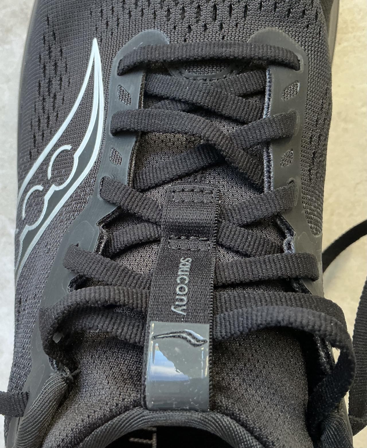 Saucony Men's Guide 18 Sneaker customer photo 2