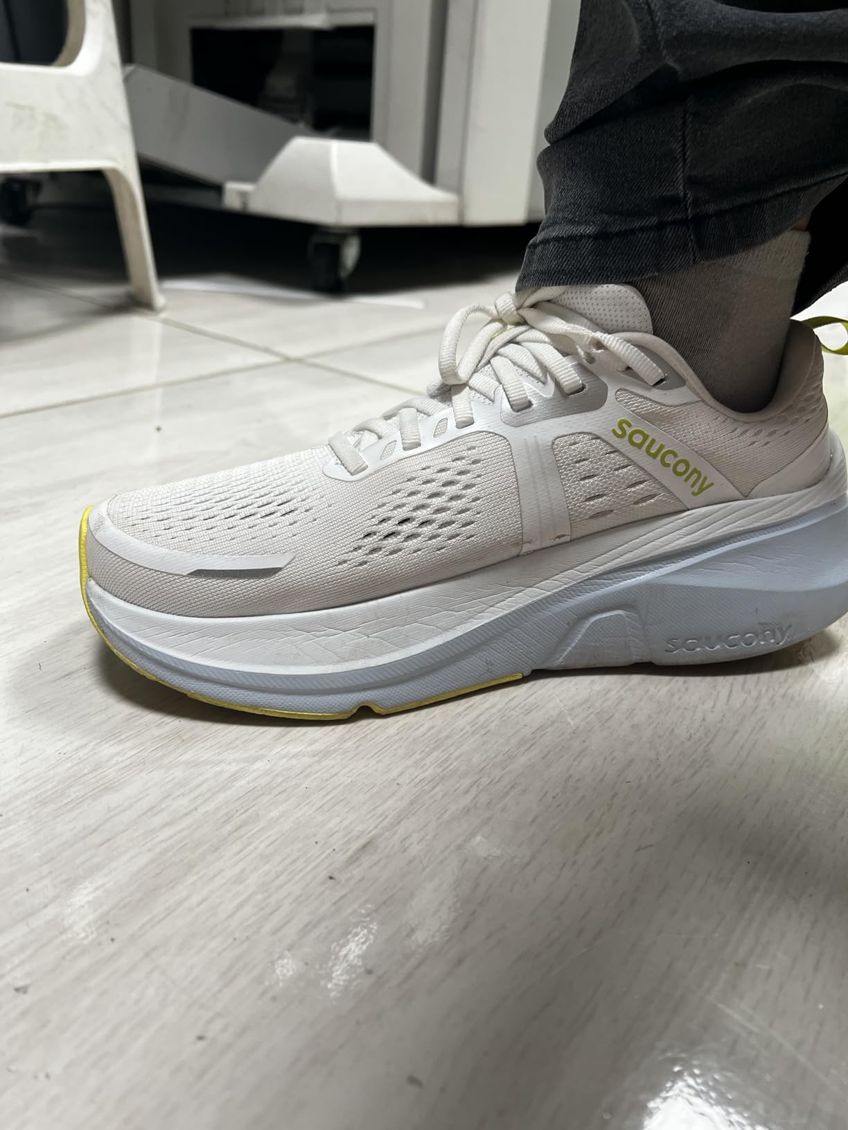 Saucony Women's Guide 18 Sneaker customer photo 1