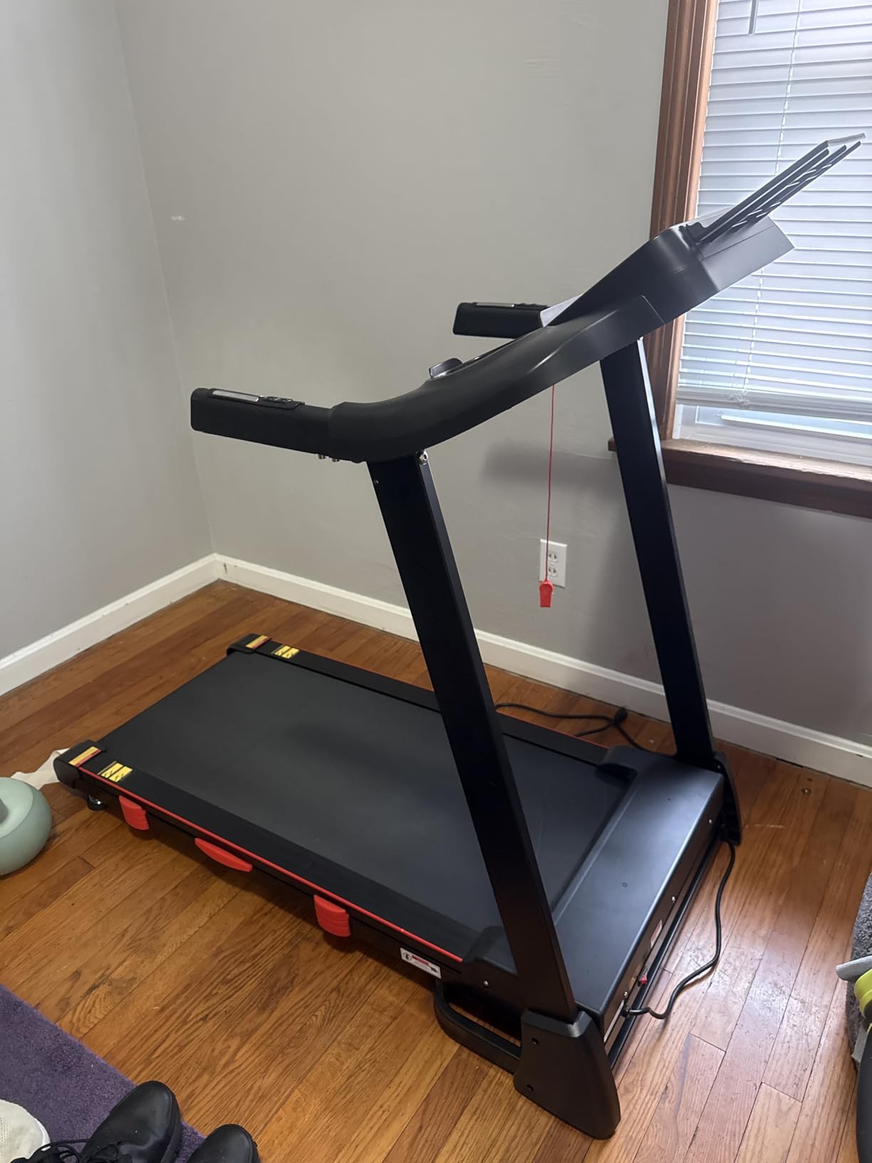 ATEEDGE Treadmills for Home, 15% Auto Incline, Foldable, 350LB Capacity | 18-Inch Wide Running Belt; Quiet 3 HP Motor; Heavy-Duty Support; Shock Absorption Deck; Joint-Friendly Cushioning customer photo 2