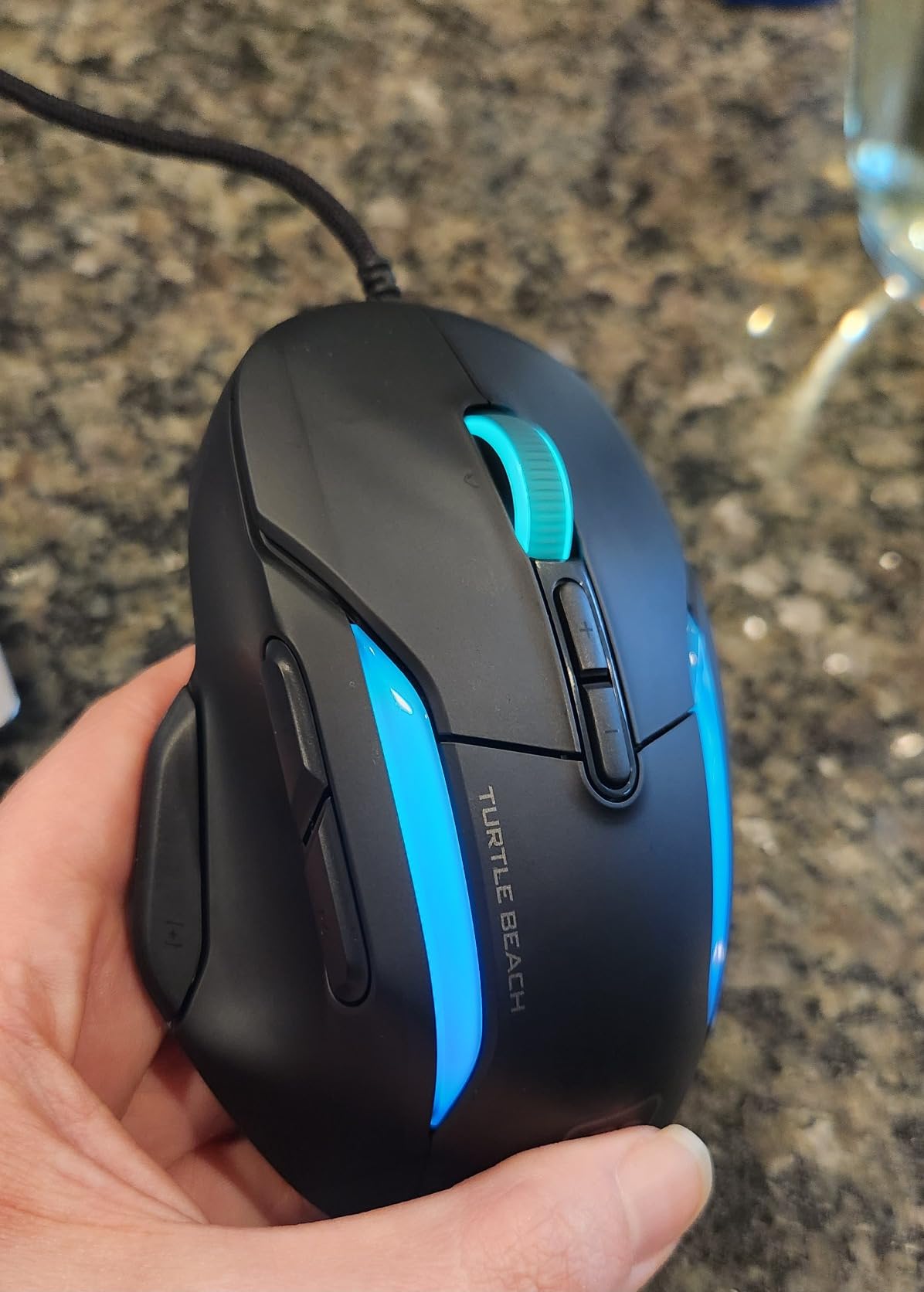 Turtle Beach Kone II Wired Ergonomic RGB PC Gaming Mouse customer photo 2