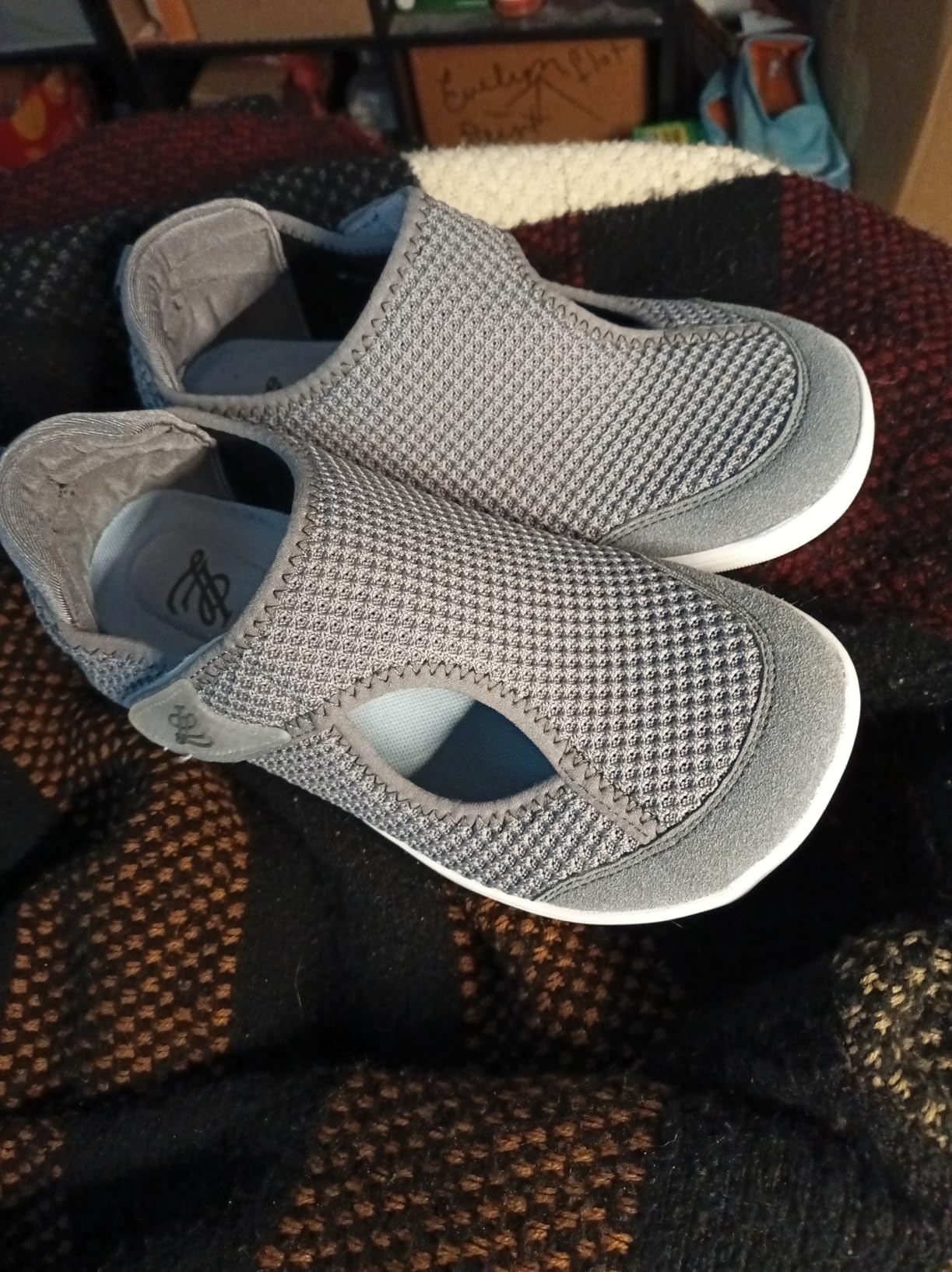LeIsfIt Wide Toe Box Diabetic Shoes for Women Zero Drop Barefoot Sneakers Breathable Adjustable for Edema Swollen Feet & Seniors customer photo 1