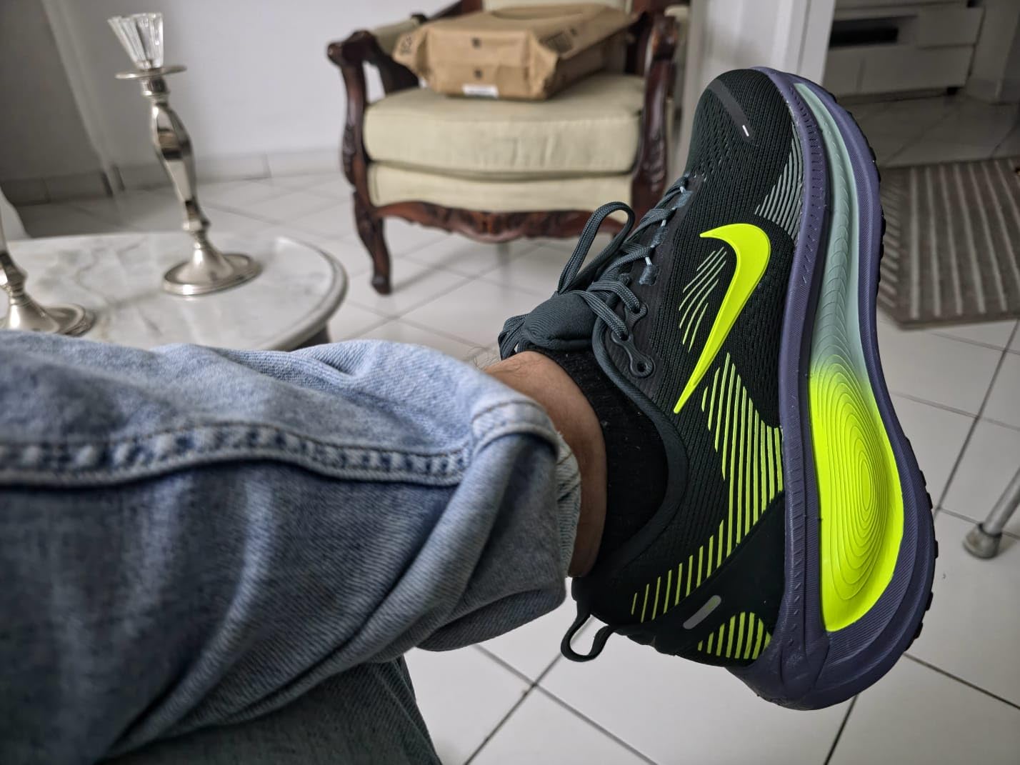 Nike Men's Vomero 18 Road Running Shoe customer photo 1