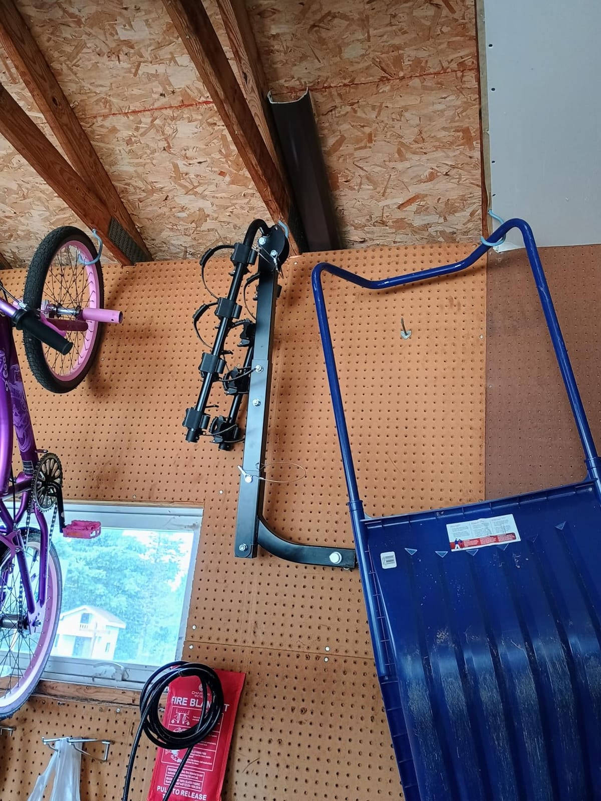 Amazon Basics 4-Bike Hitch Rack with 2
