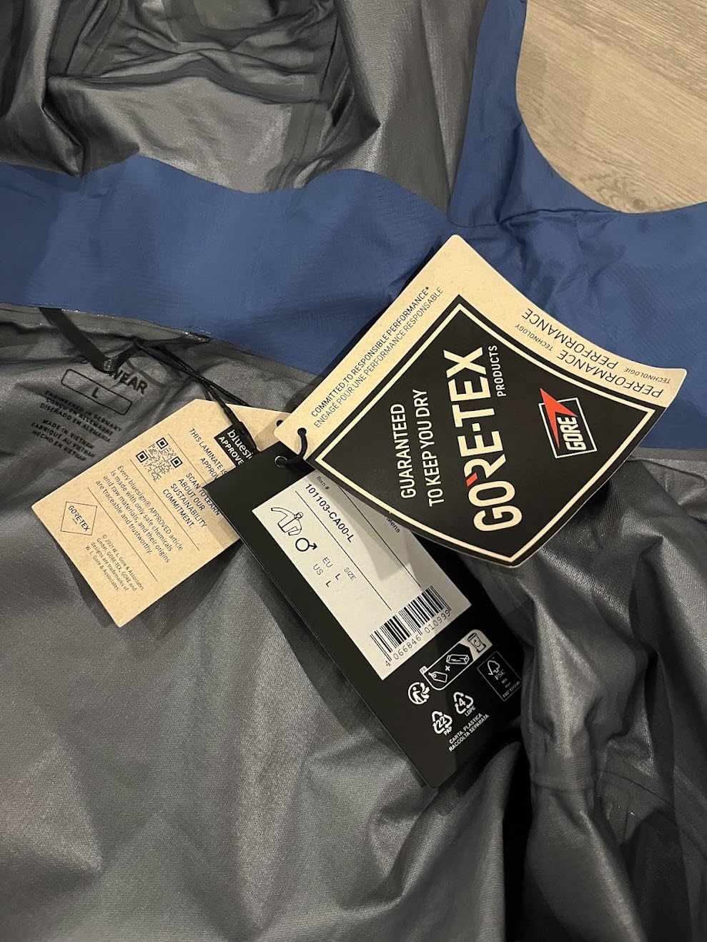 GOREWEAR Lupra 2.0 Men's GORE-TEX Cycling Jacket | Waterproof, Lightweight, Breathable | Packable Rain Jacket with Hood customer photo 1