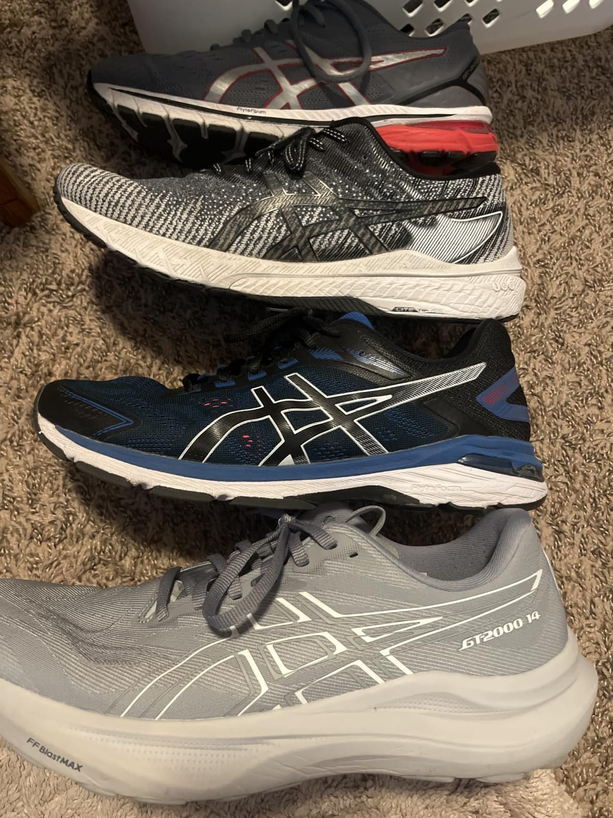 ASICS Men's GT-2000 14 Running Shoes customer photo 1