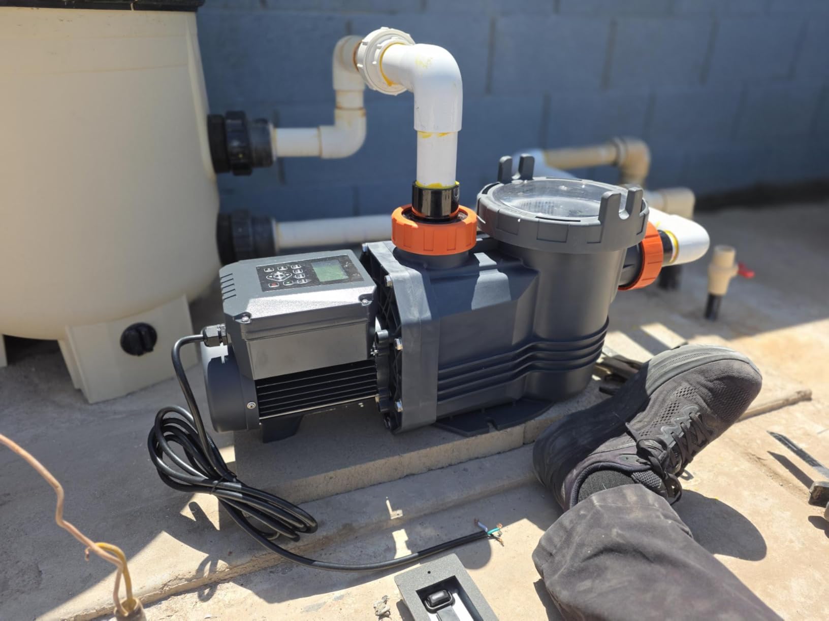 1.8 HP Variable Speed Pool Pump for Above & Inground Pools, Up to 9114 GPH, 220V Inverter Pool Pump with Permanent Magnet Motor, Energy Efficient, Saltwater Compatible customer photo 1