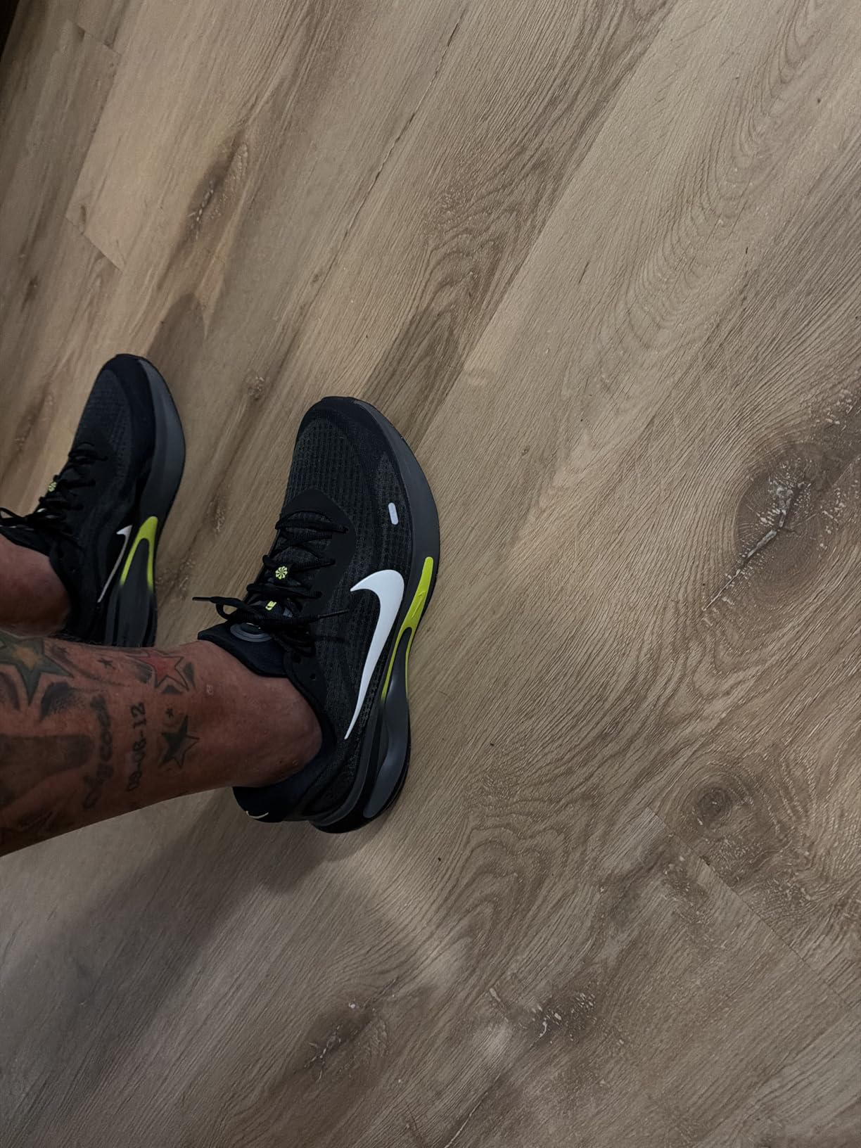 Nike Men's Journey Run Road Running Shoes customer photo 1