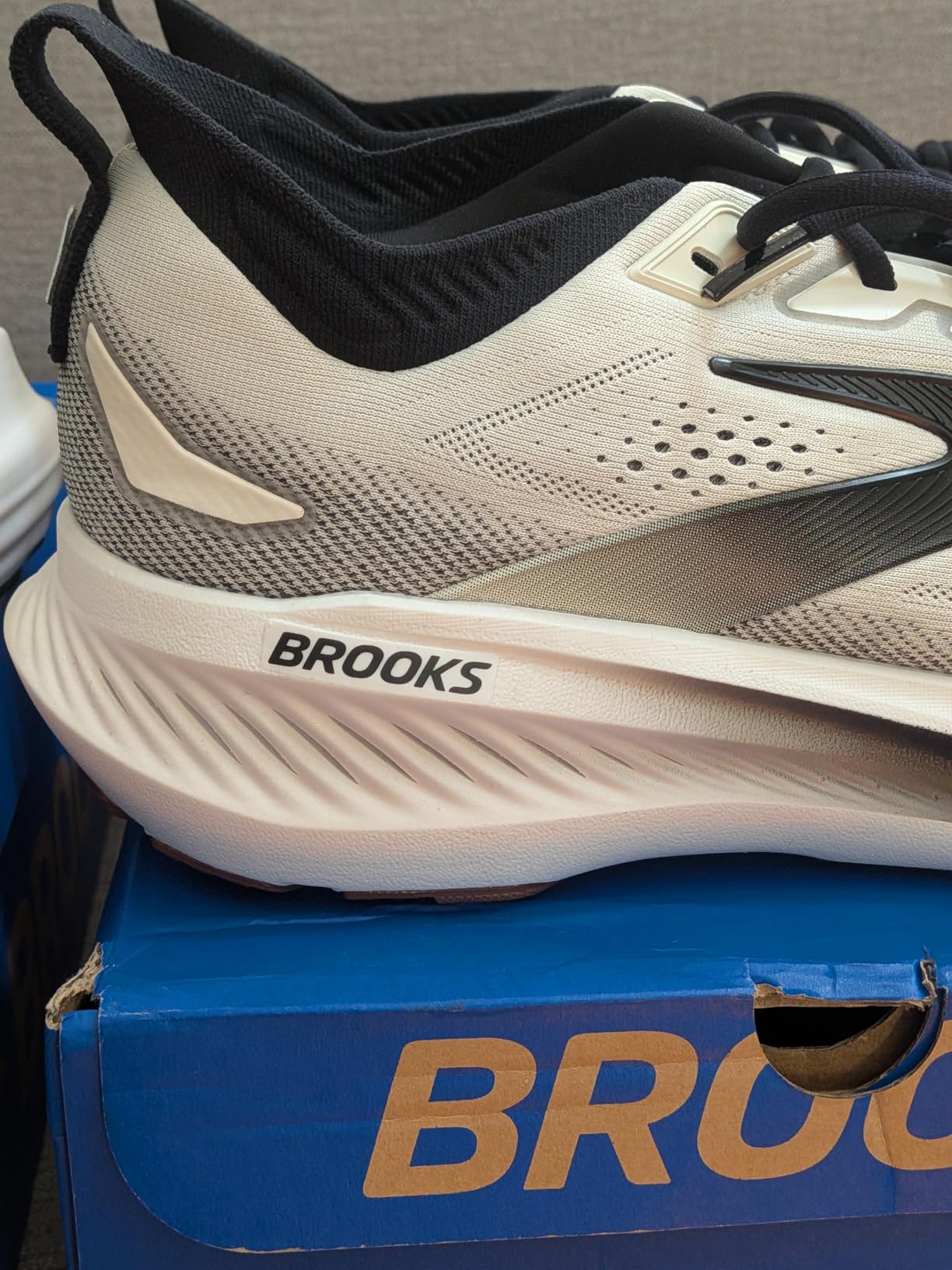 Brooks Men's Glycerin 23 Running Shoe customer photo 2