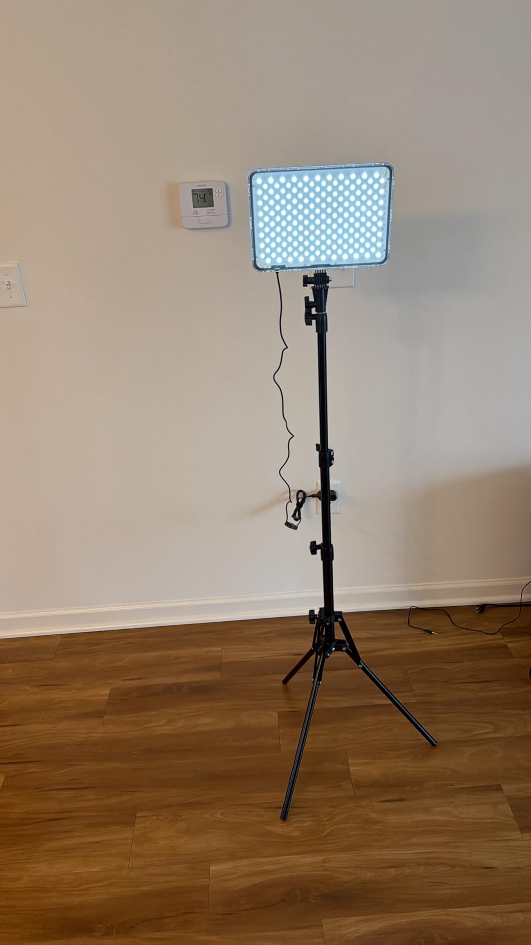 1-Pack LED Video Lighting Kit, Anautin 15W/1700Lux Photography Lighting with Tripod Stand, 2500-8500K Dimmable Streaming Light for Video Recording, Gaming, Podcast, Barber, Salon, TikTok, YouTube customer photo 1