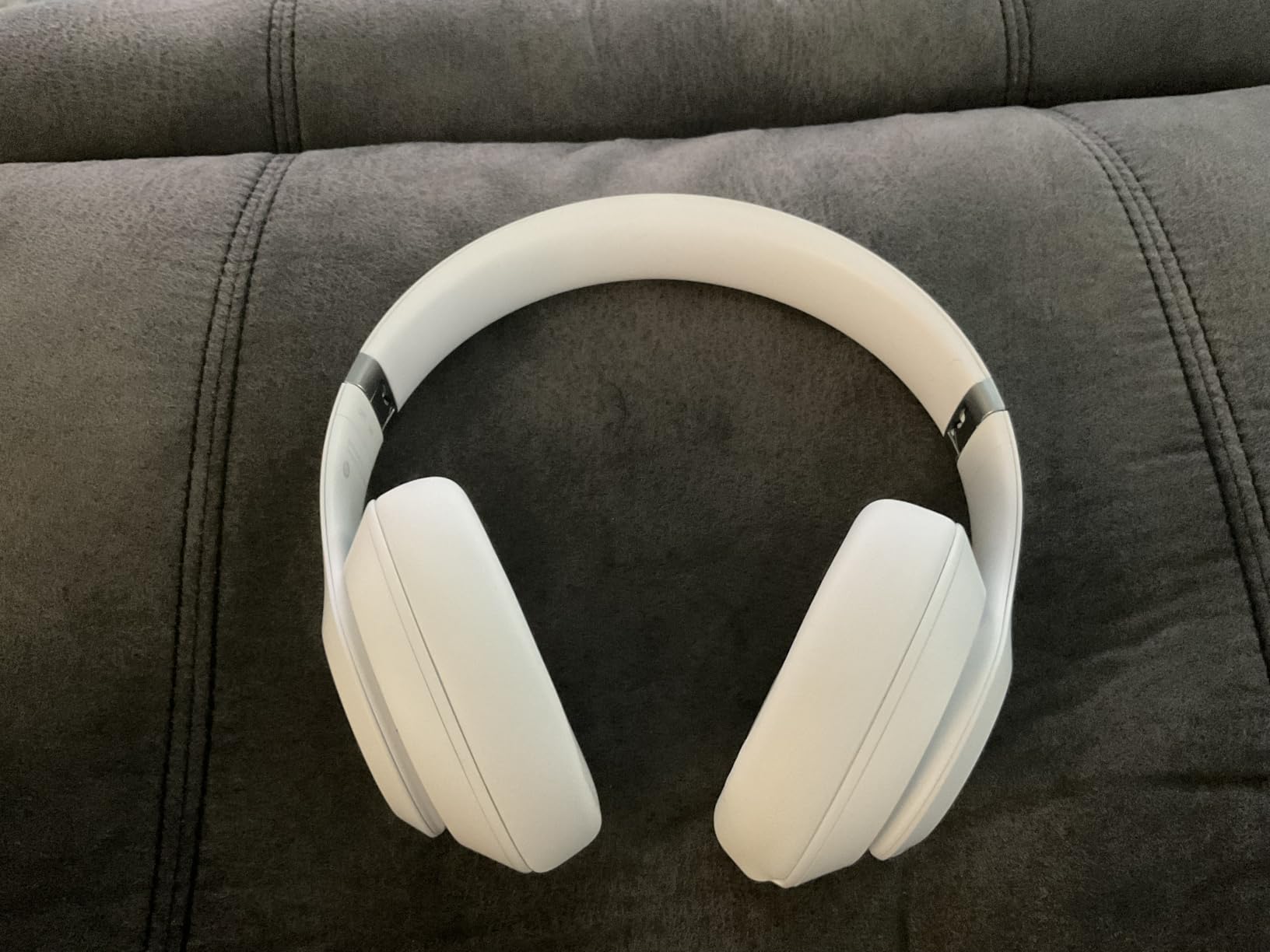 Beats Studio Pro Premium Wireless Over-Ear Headphones - Sand Gray customer photo 1