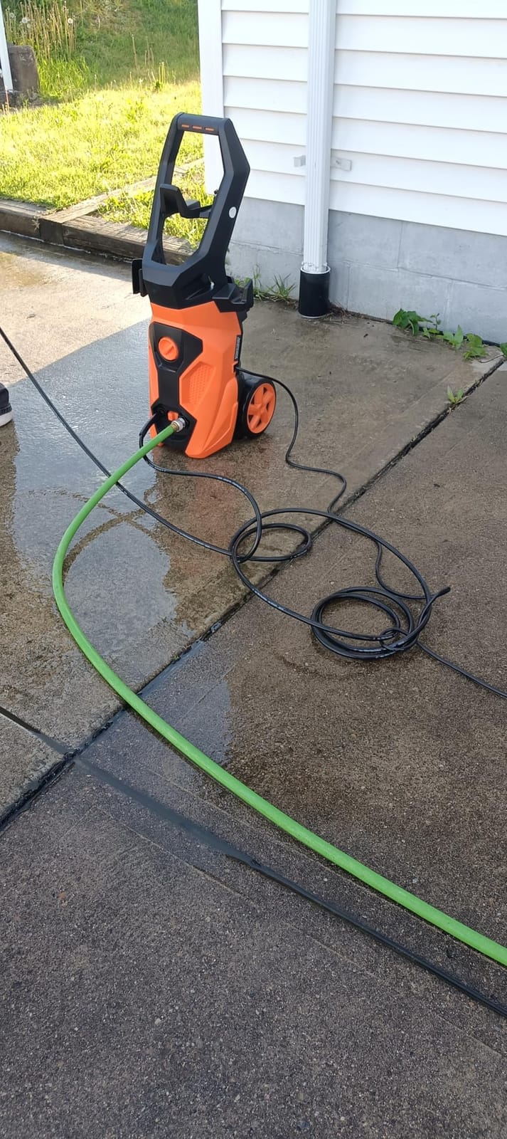BILT HARD 1.76 GPM 2465 PSI Electric Pressure Washer with 4 Quick Connect Nozzles High Pressure Clean Machine, 35ft Cord 20ft Hose for Garden, Driveways, Outdoor Cleaning customer photo 2