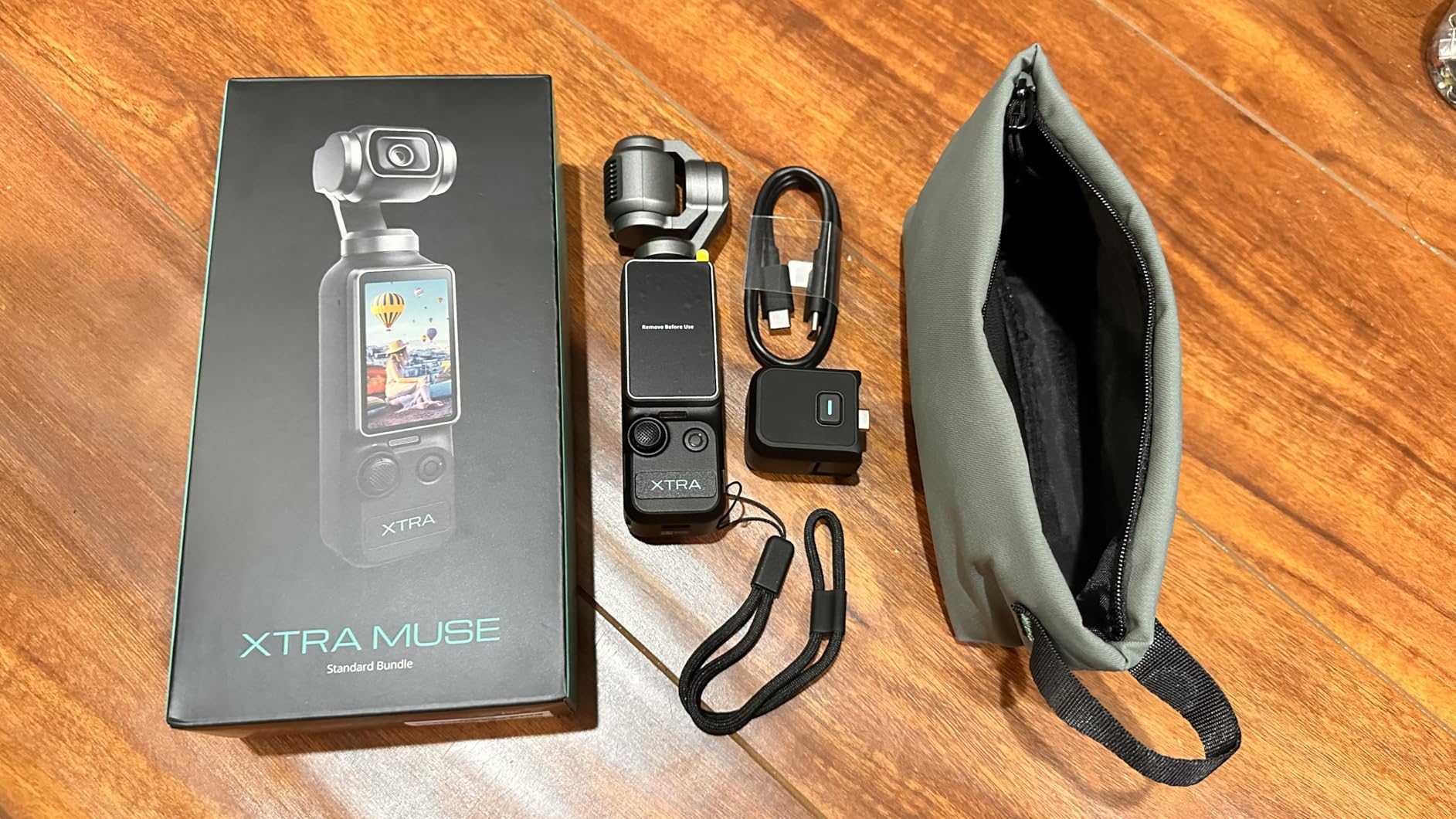 Xtra Muse, Vlogging Camera with 1'' CMOS and 4K/120fps Videos, Pocket Camera with 3-Axis Gimbal Stabilizer, Fast Focusing, Face/Object Tracking, Digital Video Camera for Photography, Digital Camera customer photo 1