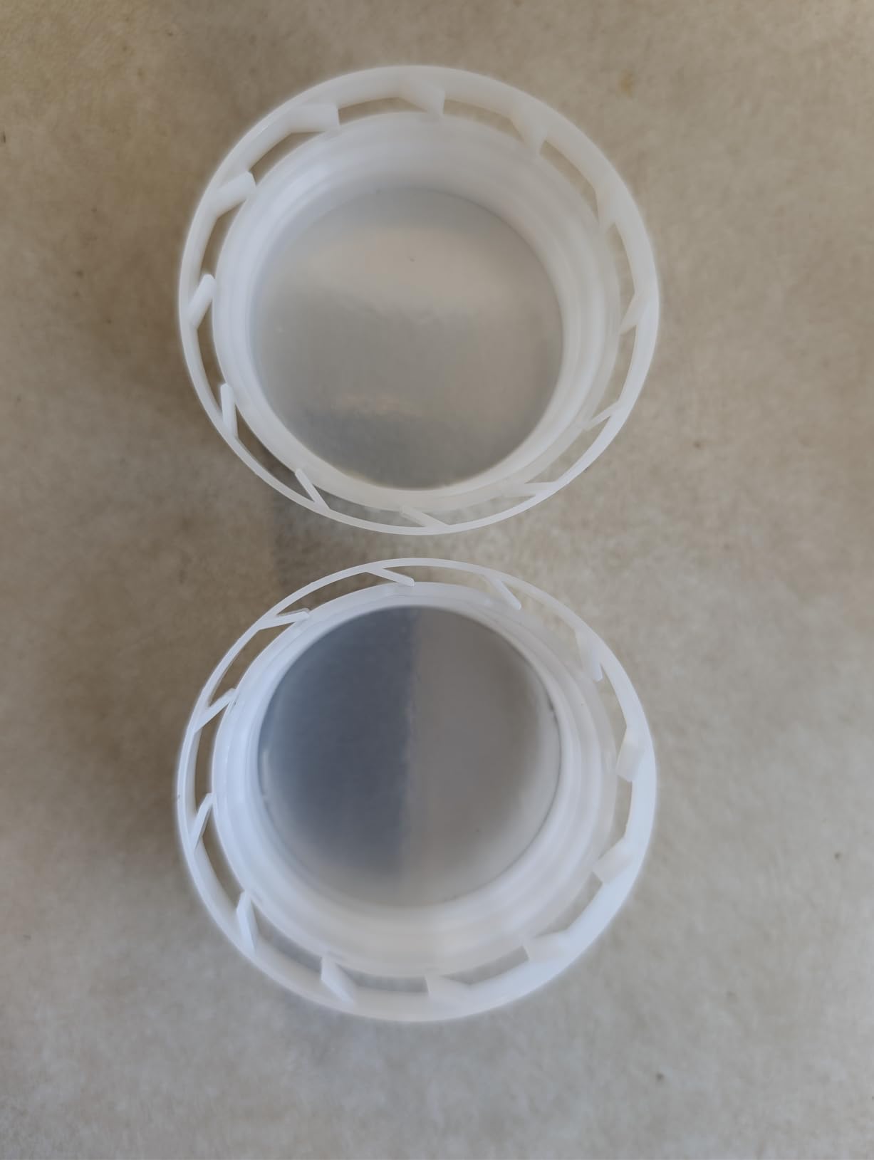 DEMORA 1 Gallon Water Jug, Water Oil Storage Containers Graduated Heavy Duty Liquid Containers with Lids for Kitchen Automotive Travel, Easy to Carry, Food Grade HDPE, BPA Free (Translucent, 2 Pcs) customer photo 2