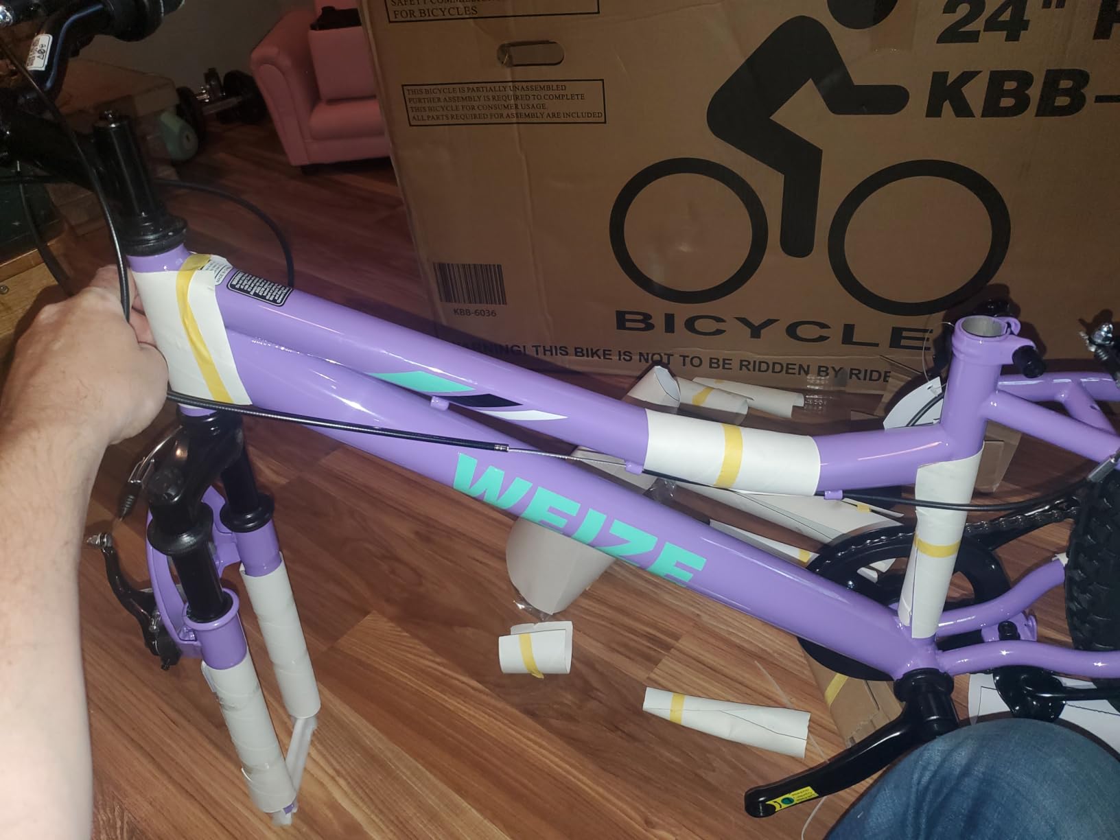 WEIZE 20 24 Inch Kid Mountain Bike, Kid Bike for Girls with Front Suspension Fork, Adjustable Seat Height, High-Carbon Steel Frame customer photo 1