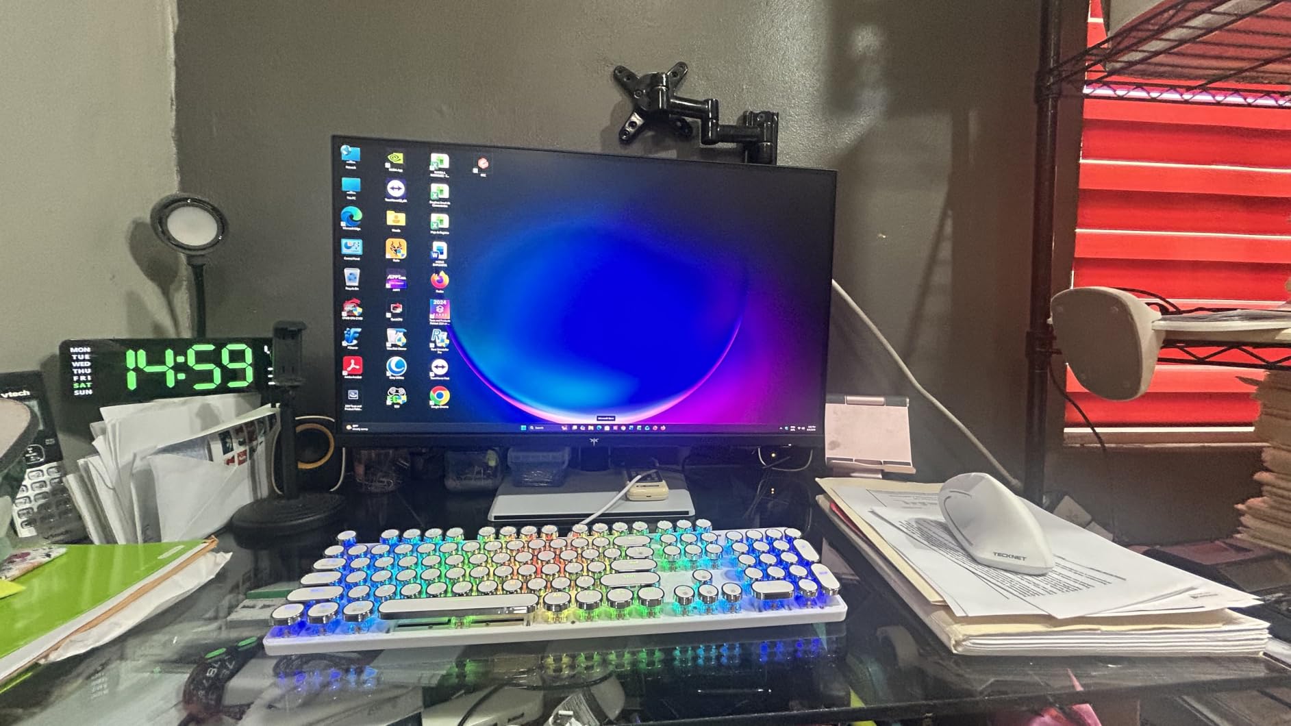 KTC 27 Inch Gaming Monitor 4K, Dual Mode UHD 160Hz & FHD 320Hz, PD 90W Type-C, HDR 400, Fast IPS, 125% sRGB, Adaptive Sync, HDMI 2.1&DP 1.4, Eye Care, Tilt/Swivel/Pivot/Height Adjustment, VESA, H27P6 customer photo 2