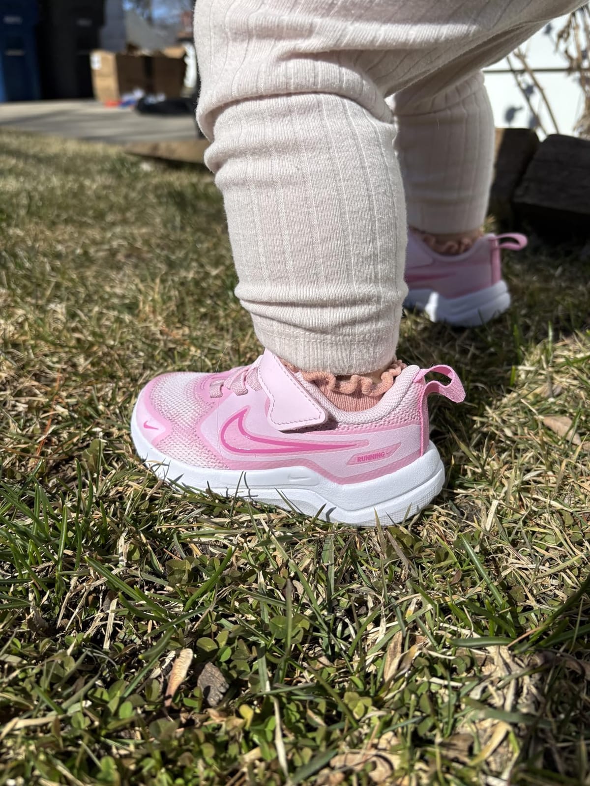 Nike Unisex Kids' Cosmic Runner Running Shoes - Boys Girls Toddlers & Baby Sneakers customer photo 1