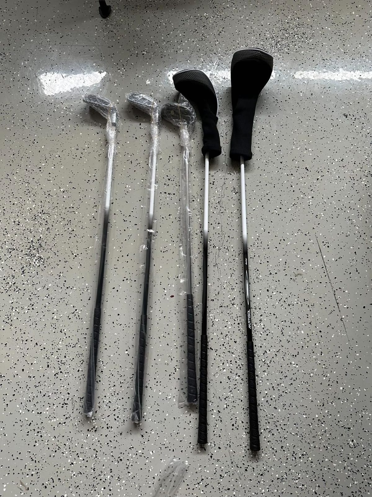 XDriveMax Men's & Women's Complete Golf Clubs Set (11-Piece Package), Lightweight Graphite/Steel Shafts, 460cc Driver, 3 Wood, Hybrid, 5-9 Iron+PW+SW, Blade Putter, Deluxe Stand Bag (Right/Left Hand) customer photo 2