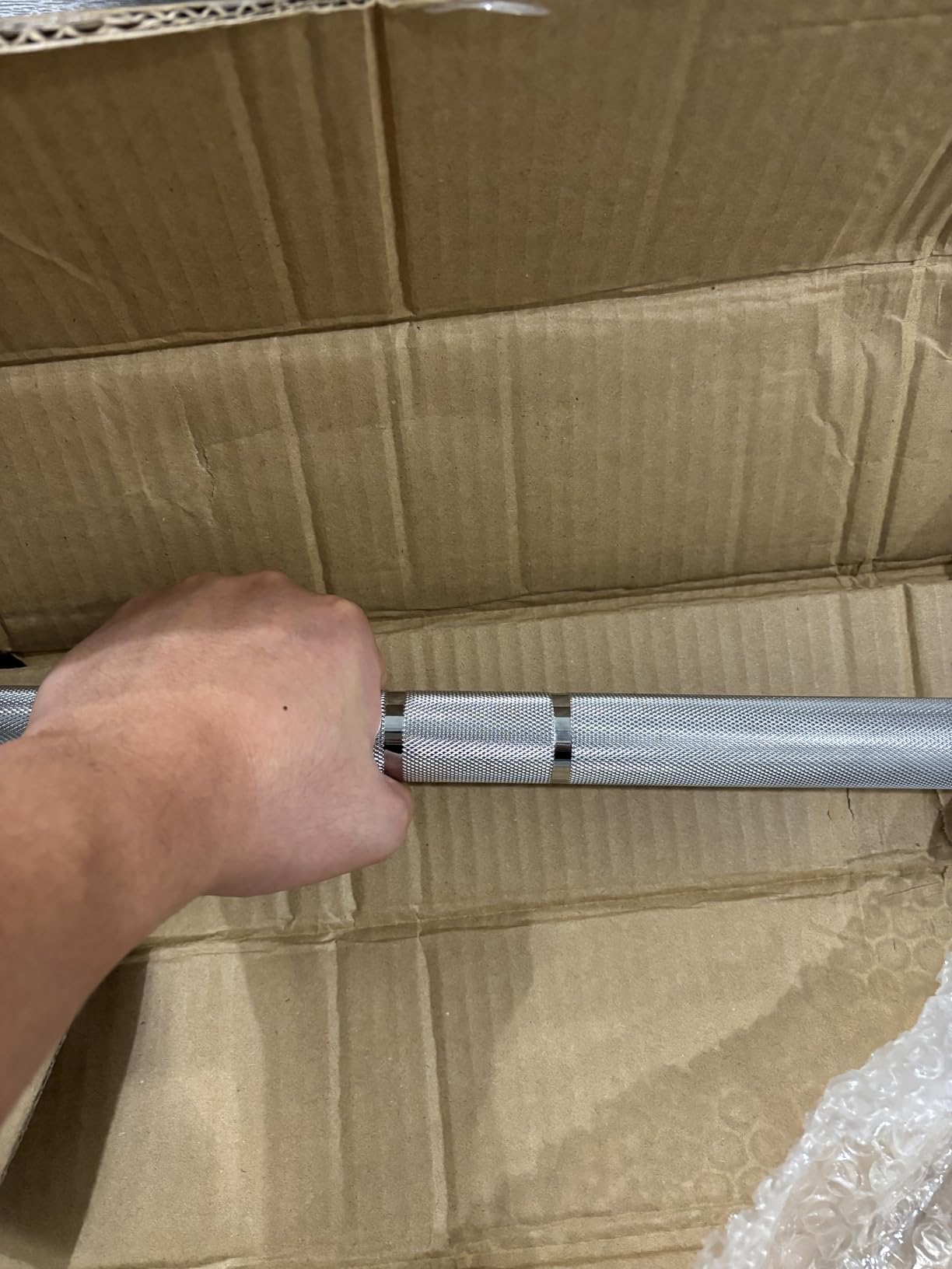 JELENS 7FT Bar Olympic Barbell, 1000lb Capacity Weight Bar for Strength Training, 2 Inch Strength Training Bar With Knurled Grip for Squats, Deadlifts, Presses, Rows, Curls customer photo 1