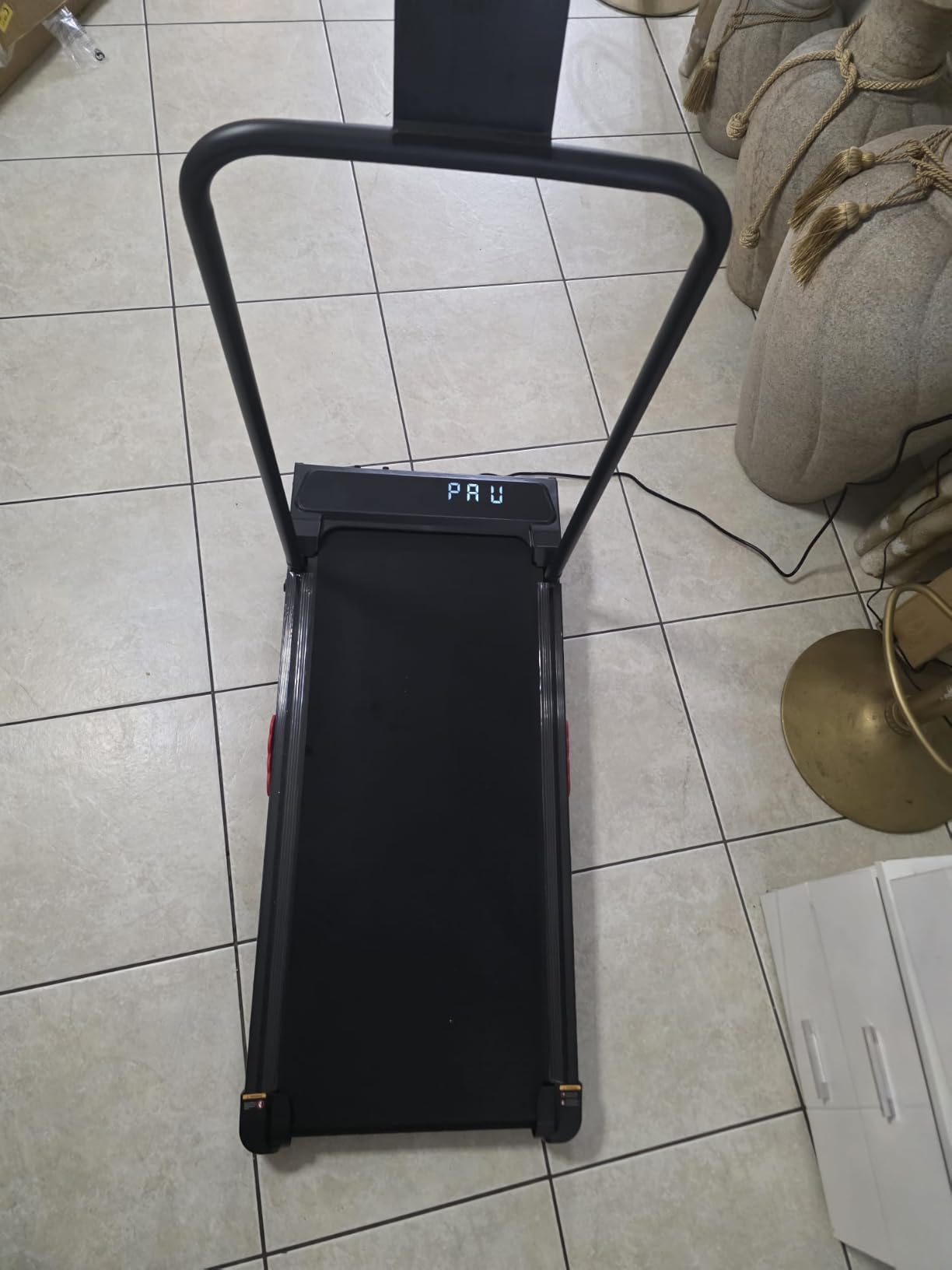 Small Treadmill for Home, Walking Pad Treadmill with Incline and Handle Bar, 3.0HP Electric Under Desk Treadmill for Small Space, 0.6-7.6MPH Portable Mini Exercise Treadmills, 350LBS Capacity customer photo 2