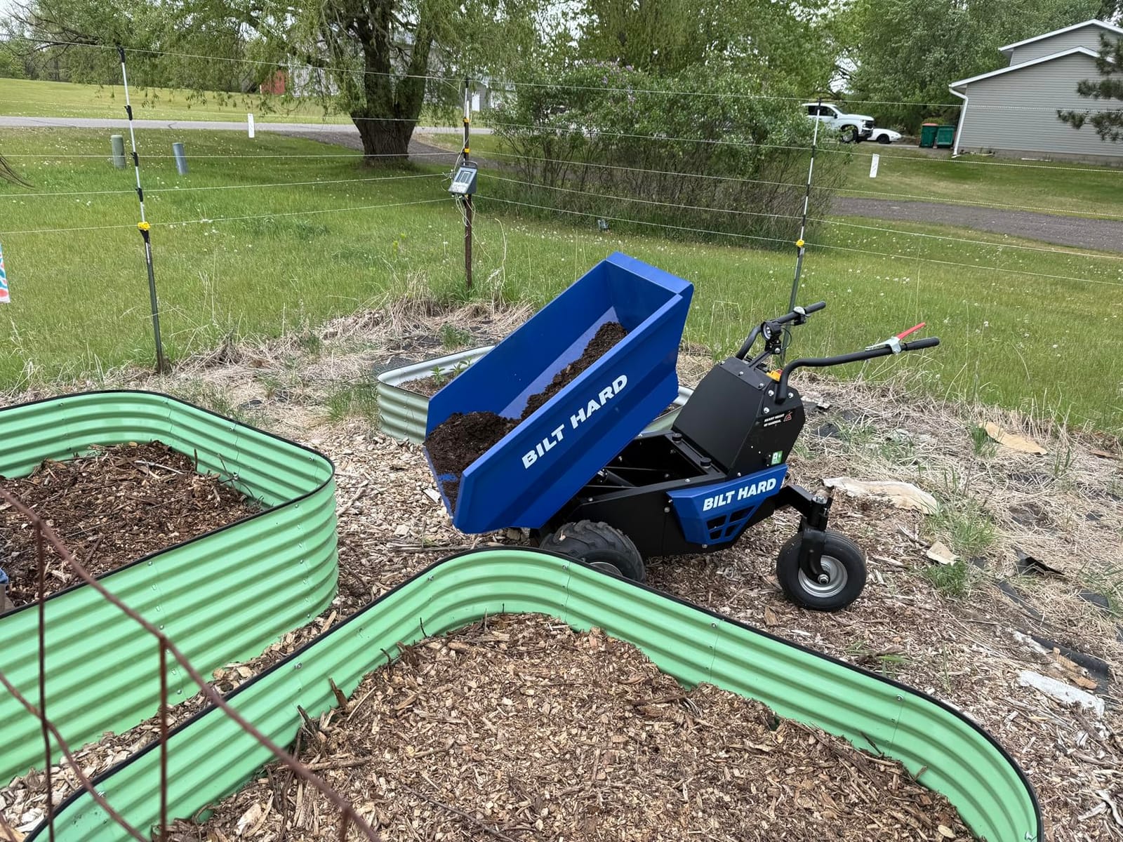 BILT HARD 1100 LBS Electric Mini Dumper with 3X Faster Hydraulic Tipping, Battery Powered (48V 32Ah), Wheelbarrow Dump Cart Electric with 1000W Brushless DC Motor for Construction & Job Sites customer photo 2