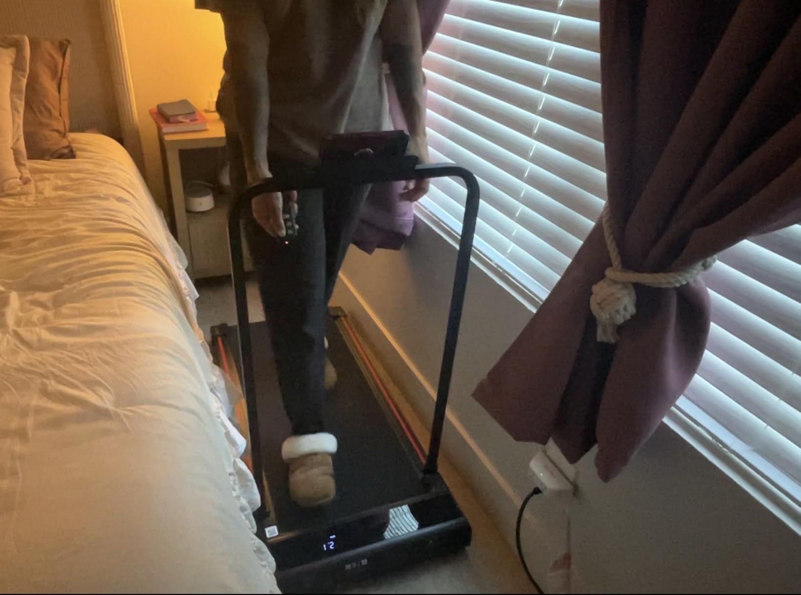 Walking Pad Treadmill for Home - Foldable Treadmills with Handle Bar Mini Portable Walk Pads Under Desk Small Spaces Compact Folding Electric Treadmills Office Walking and Running Machine Terluxra customer photo 1