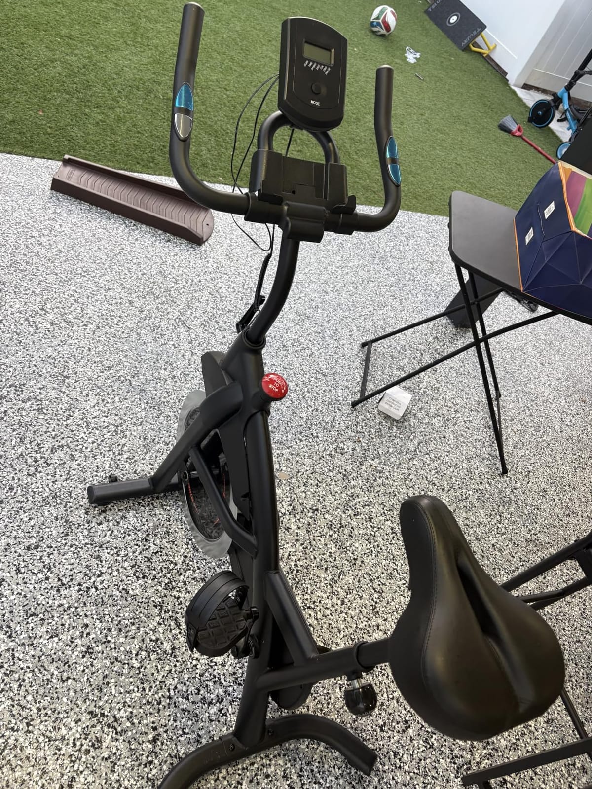 CURSOR FITNESS Exercise Bike, Stationary Bikes for Home with Brake Pad customer photo 1