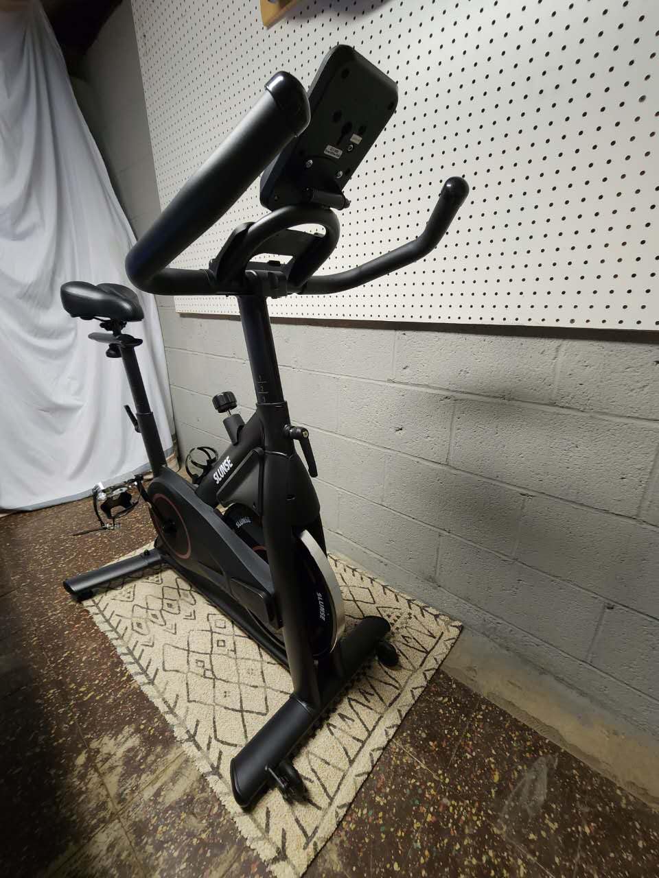 Exercise Bike, Adjustable Magnetic Resistance Stationary Bikes for Home with App Compatible, Silent Indoor Cycling Bike with 350lbs Weight Capacity Comfortable Seat, Digital Monitor & Phone Mount customer photo 1