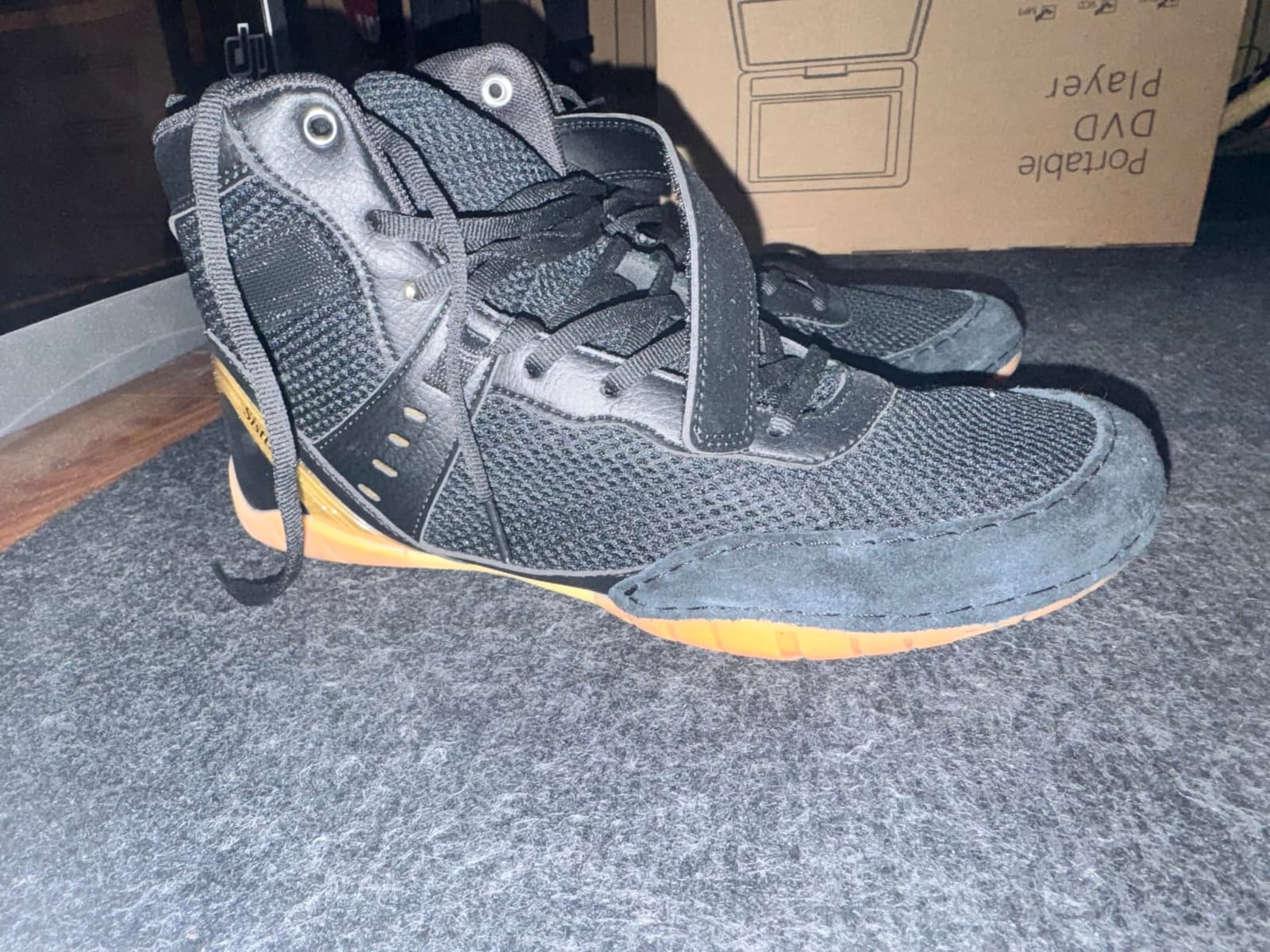Sisttke Mens Wrestling Shoes Boxing Shoes Mens Wide Fitness Boots customer photo 1