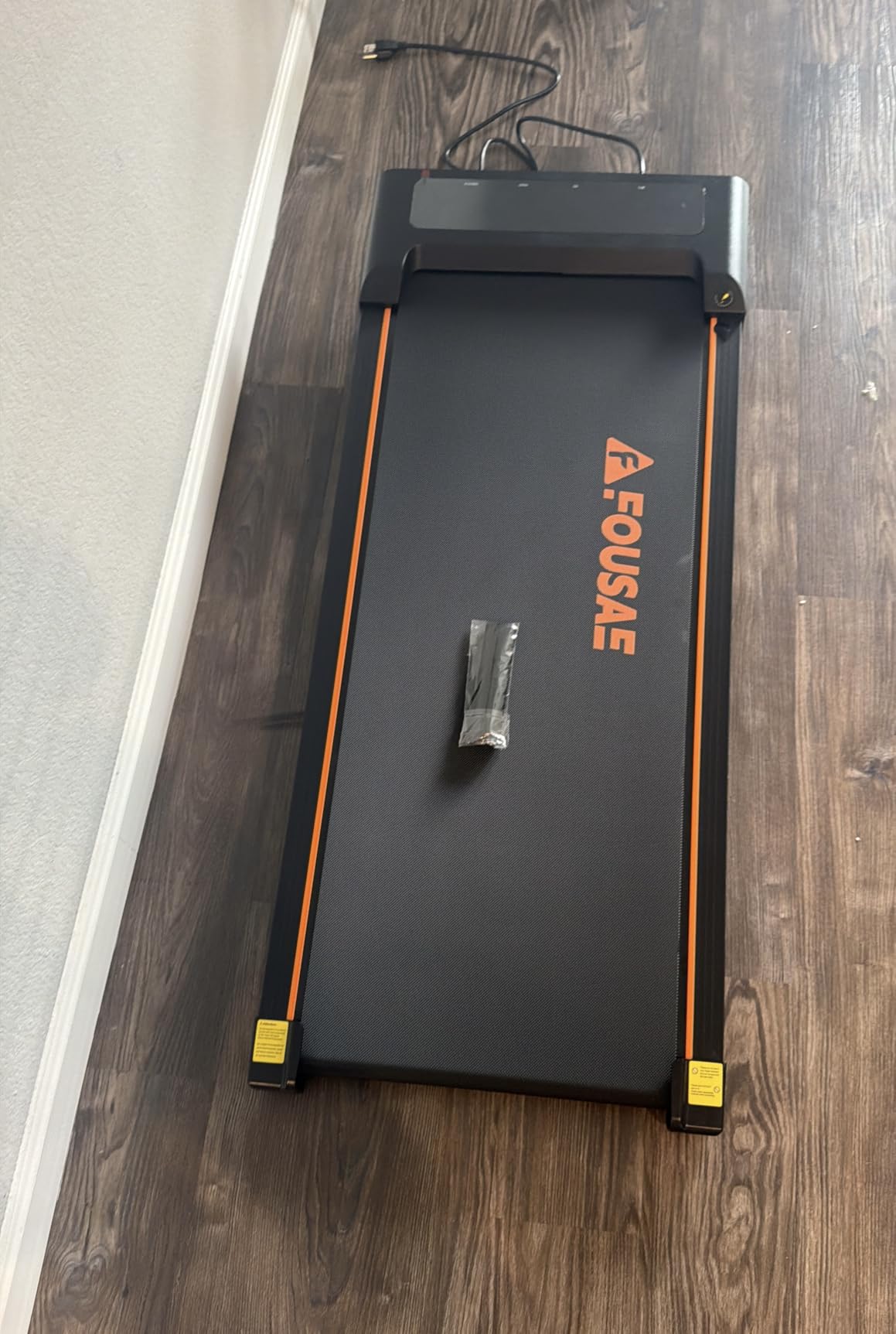 Walking Pad with Incline, FOUSAE 6.2MPH Walking Pad Under Desk Treadmill with 10% Incline, Full Screen LED Display, 2.75HP Brushless Drive, 12 HIIT Programs, Remote Control, 350 LBS Capacity customer photo 2