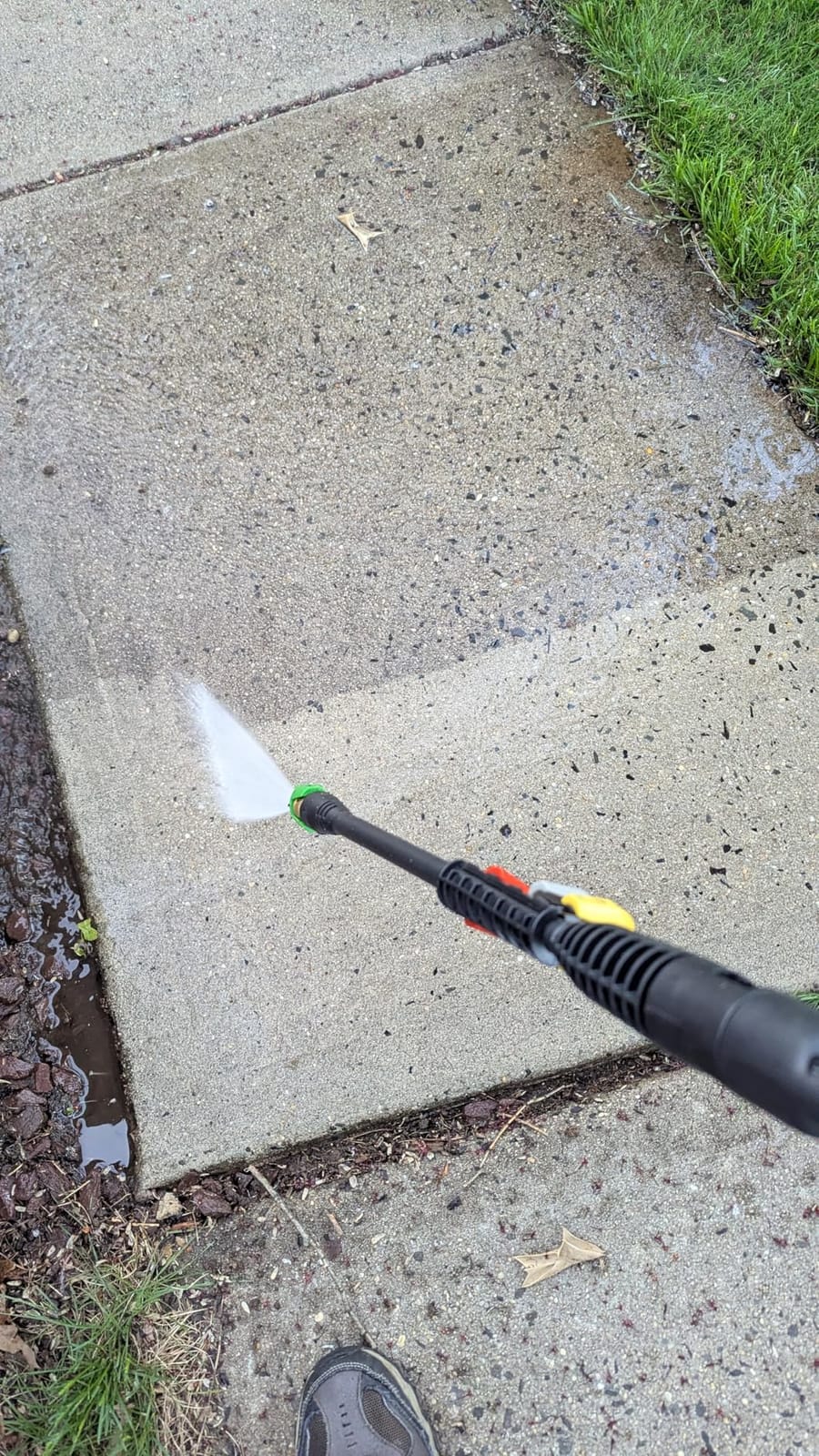 4200PSI Gas Pressure Washer 4.0GPM Gas Power Washer 212CC Gas Powered Washing Machine Commercial Pressure Washer with 32ft Hose Reel&5 Nozzles for Patio Garden Yard Vehicle,EPA/CARB/ETL (Dark Black) customer photo 2