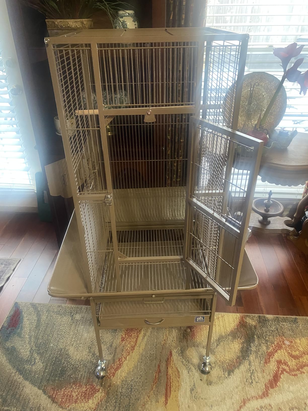 Prevue Pet Products Steel Bird Flight Cage with Wheels - Black, Large customer photo 1