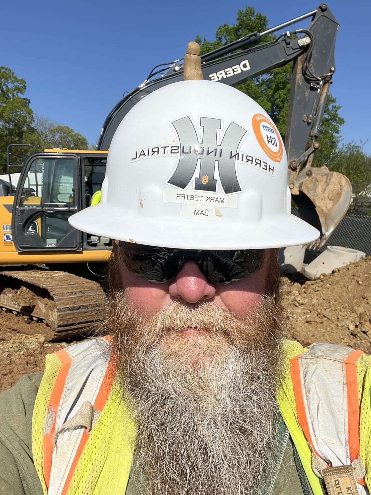 Fibre-Metal SuperEight Thermoplastic Full Brim Hard Hat with 8-Point Ratchet Suspension, White (E1RW01A000) customer photo 1