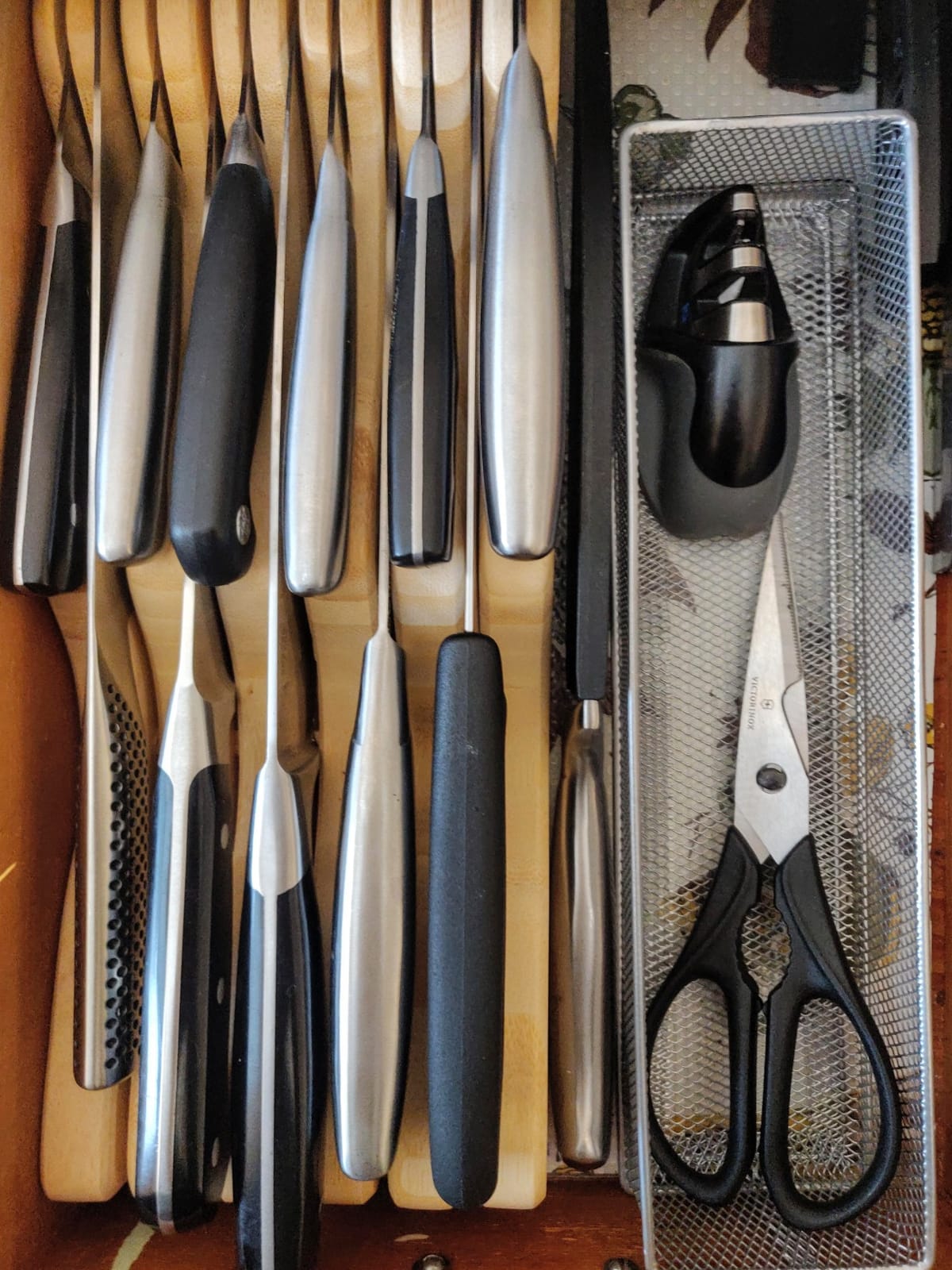 Shenzhen Knives Bamboo In-Drawer Knife Block – 11 Slot, Holds 10-12 Knives customer photo 1