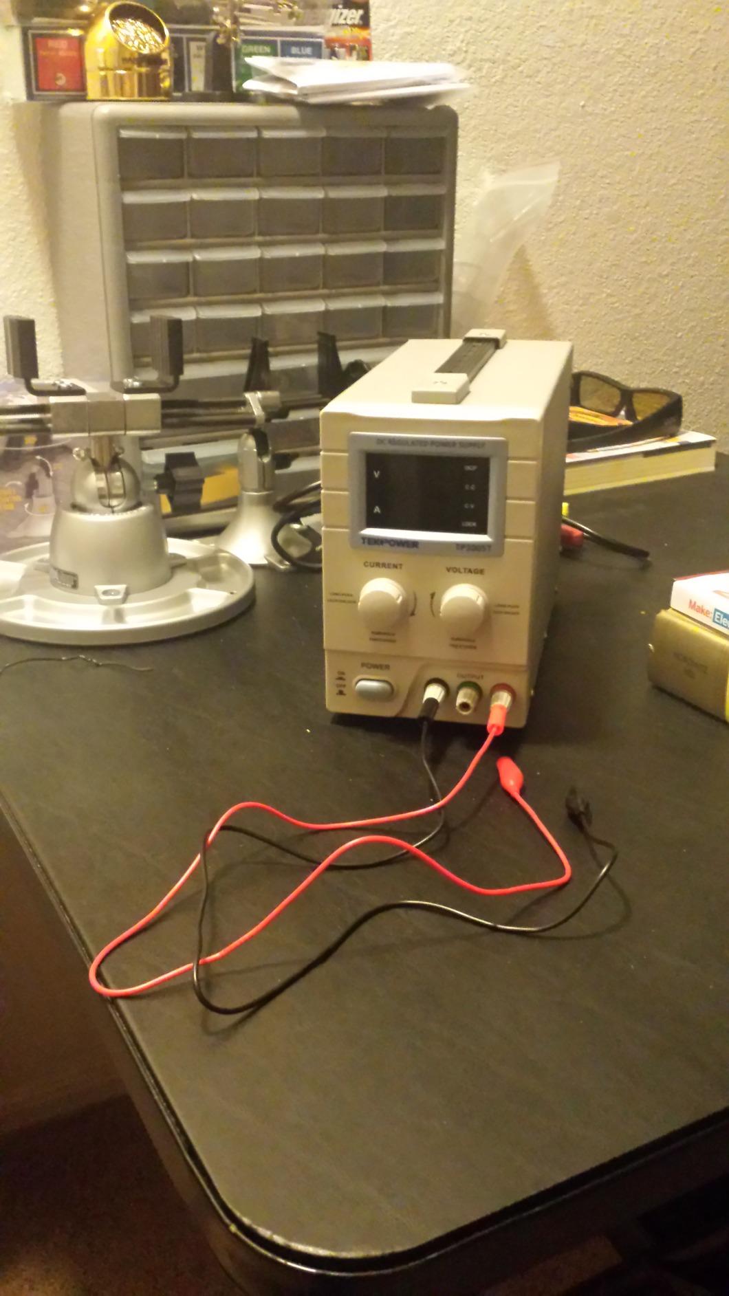 Tekpower TP3005T Variable Linear DC Power Supply, 0-30V @ 0-5A with Alligator Test Leads customer photo 2