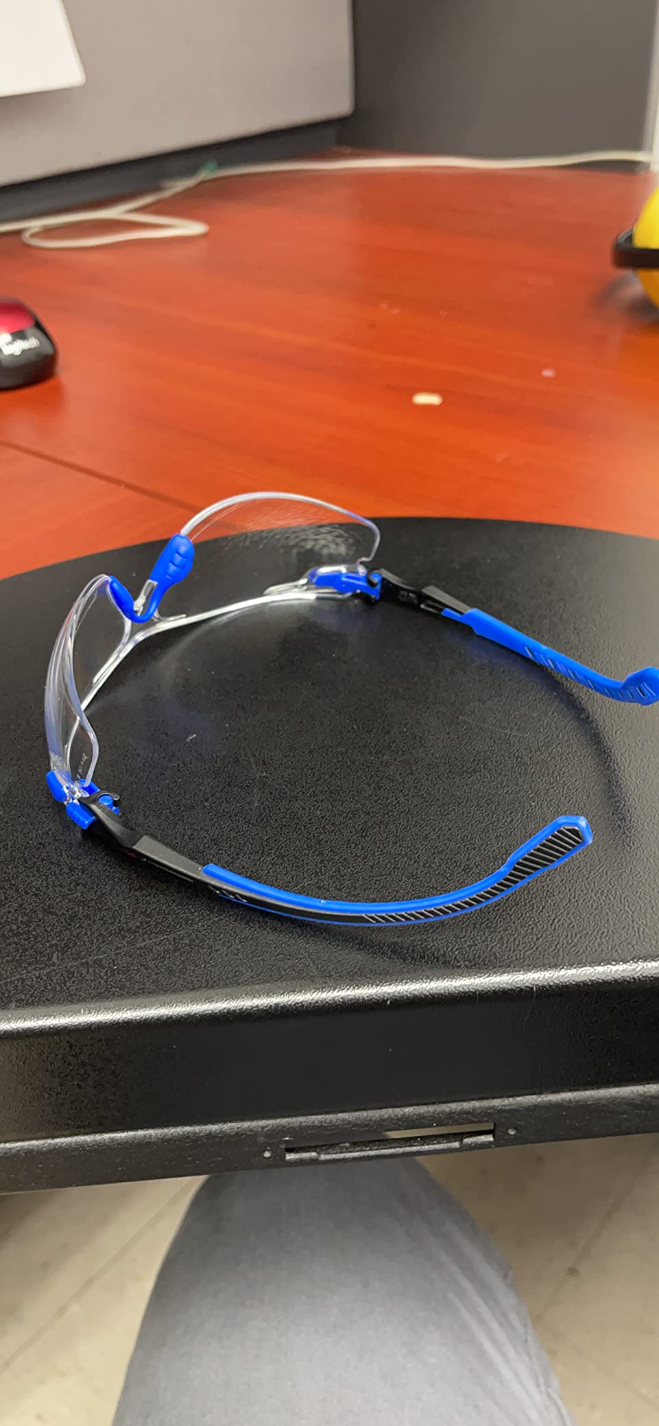 3M Safety Glasses, Solus 1000, Scotchgard Clear Lens, Blue/Black Frame customer photo 2