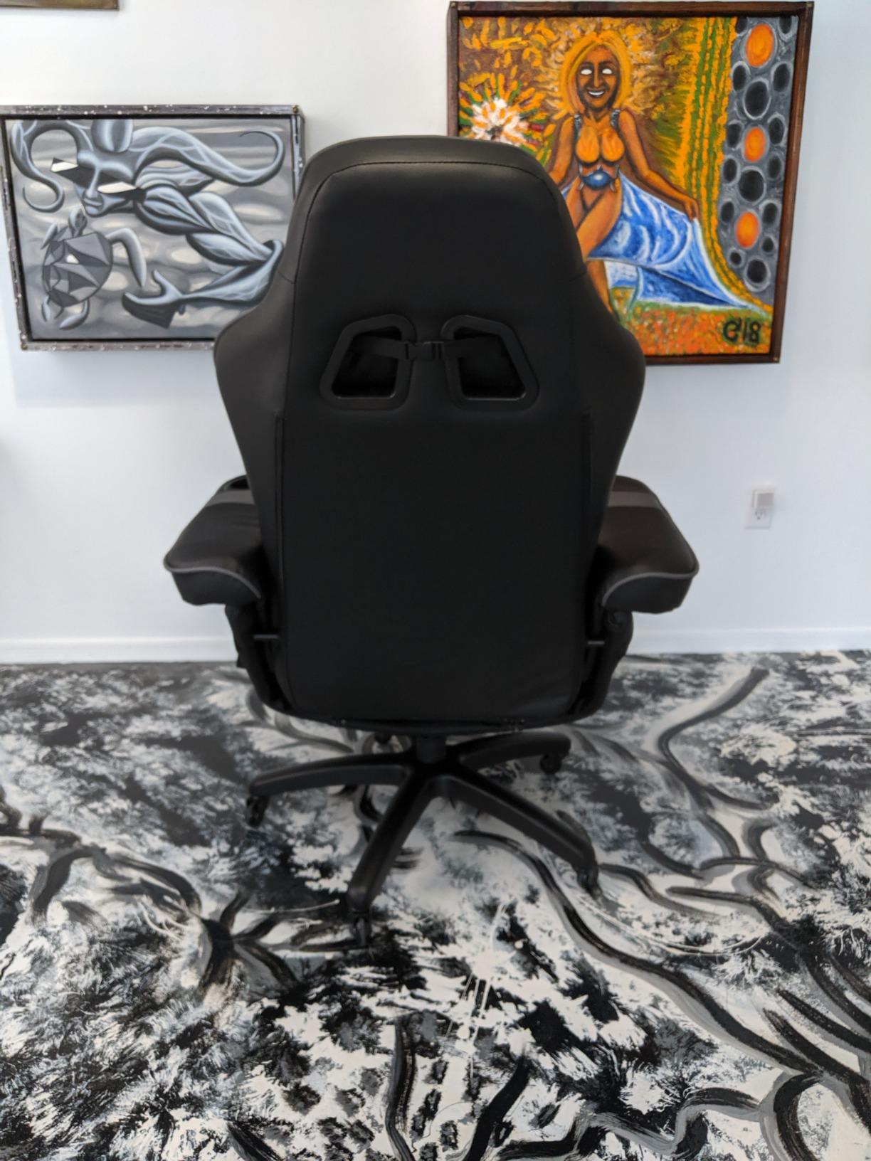 Respawn 900 Gaming Recliner Chair with Footrest, Cup Holder and Swivel customer photo 1