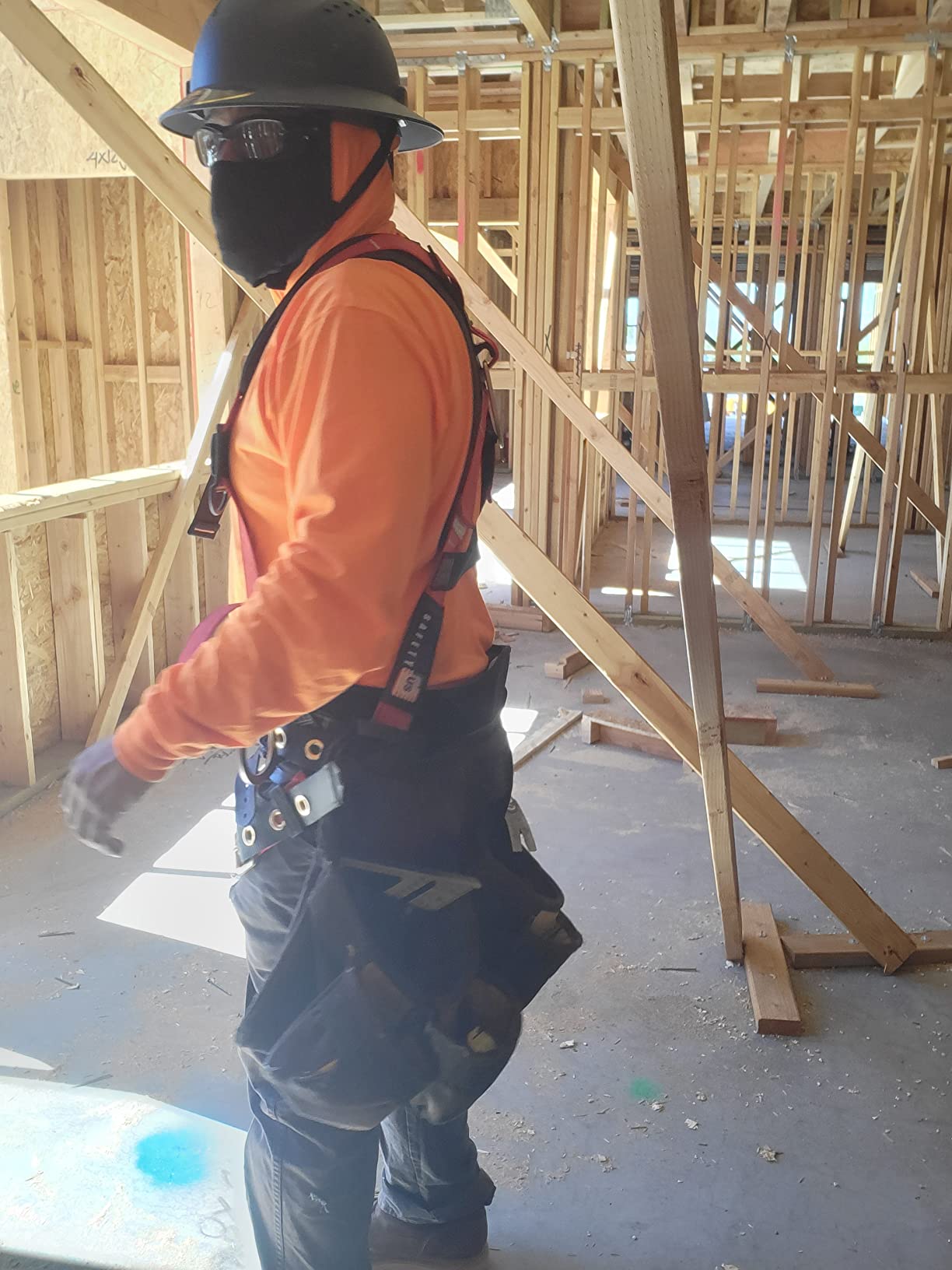 Palmer Safety Hammerhead 5pt Safety Harness Back Padded, QCB Chest, Tongue Buckel Legs Straps, Back & Side D-Rings customer photo 2