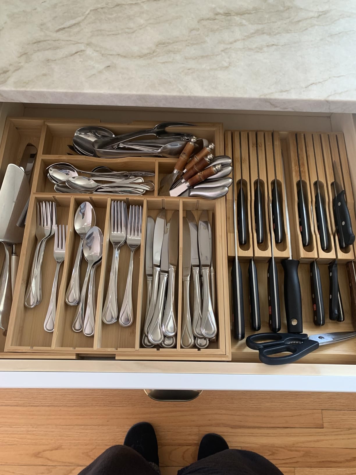 VaeFae In-Drawer Knife Block,Bamboo Knife Drawer Organizer Insert, Kitchen Knife Drawer Storage for 16 Knives PLUS a Slot for your Knife Sharpener (Without Knives) customer photo 2