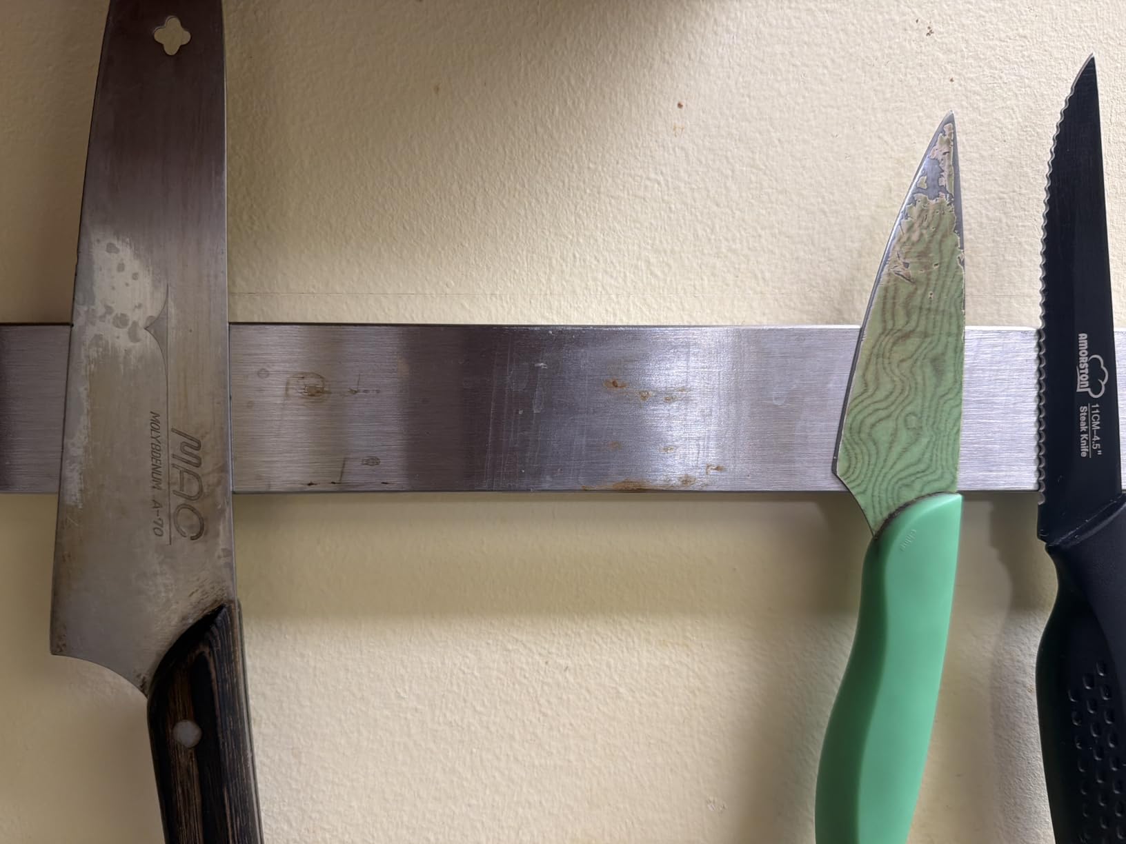Ninonly 12 Inch Magnetic Knife Holder for Wall, Stainless Steel Knife Strip customer photo 2