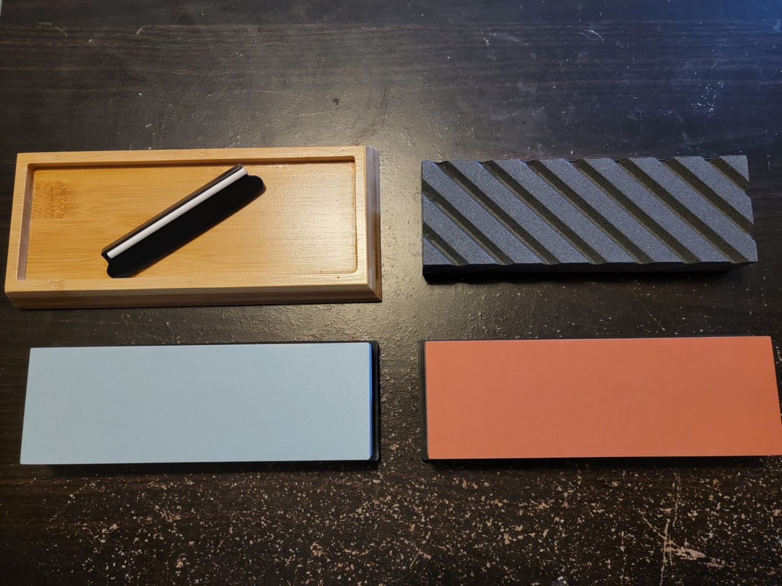 Amazon Basics Whetstone Knife Sharpening Stone Set, Double-sided 400/1000 and 3000/8000 Grit Stones, Flattening Stone with Angle Guide, Non-Slip Bamboo Base, 3 Count, Black & Grey customer photo 1