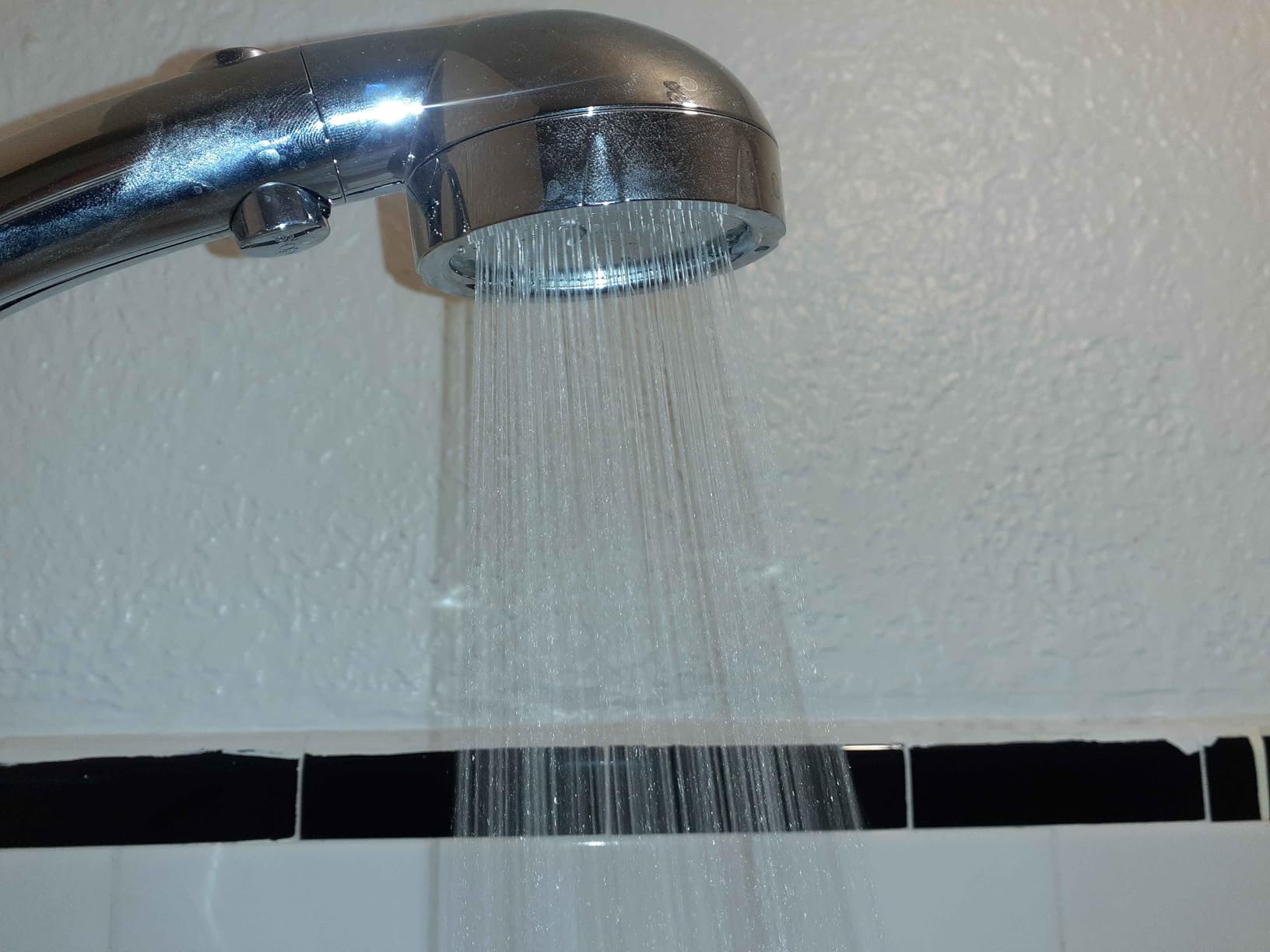 KAIYING High Pressure Handheld Shower Head with ON/OFF Pause Switch customer photo 2