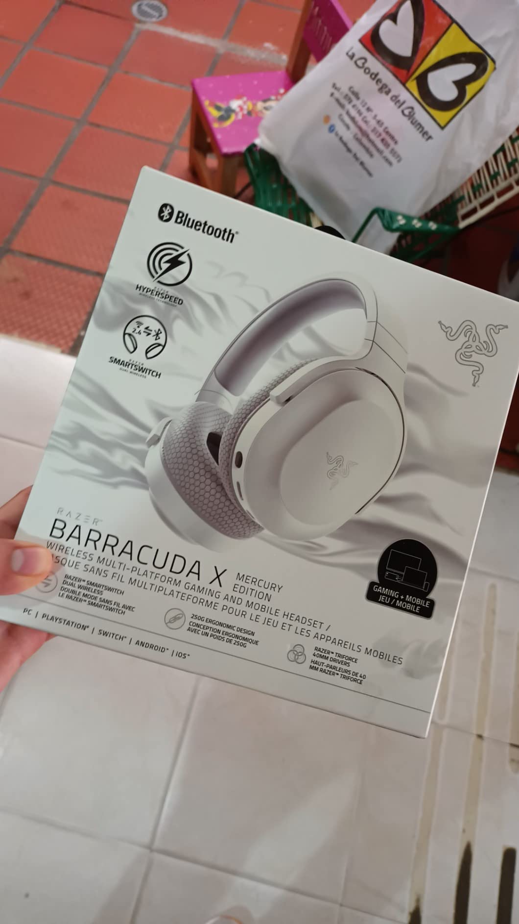 Razer Barracuda X Wireless Gaming & Mobile Headset, 2.4Ghz + BT, White customer photo 1