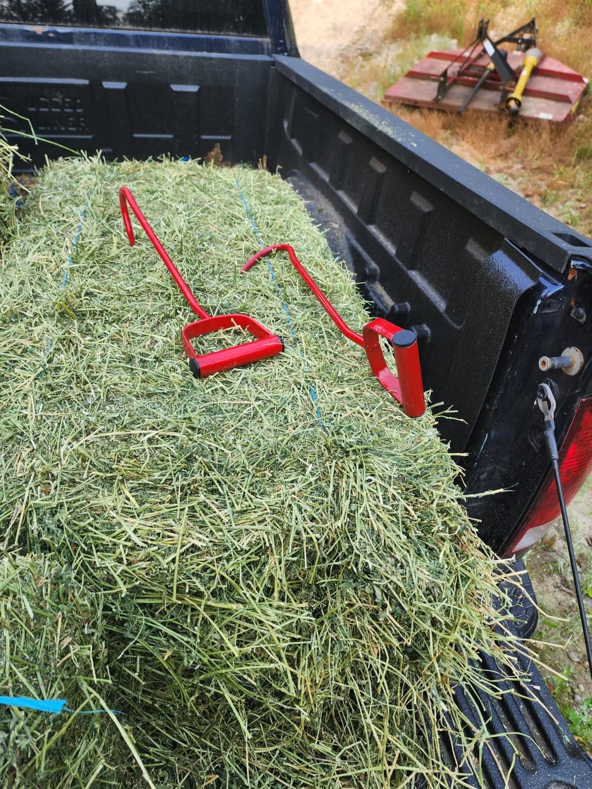 11 Inch Red Hay Hooks 2 Pack, Replacement for SpeeCo 47010500, Heavy Duty Bale Mover Hooks for Hay, Livestock Feeders, Troughs, Farm & Ranch Use customer photo 1
