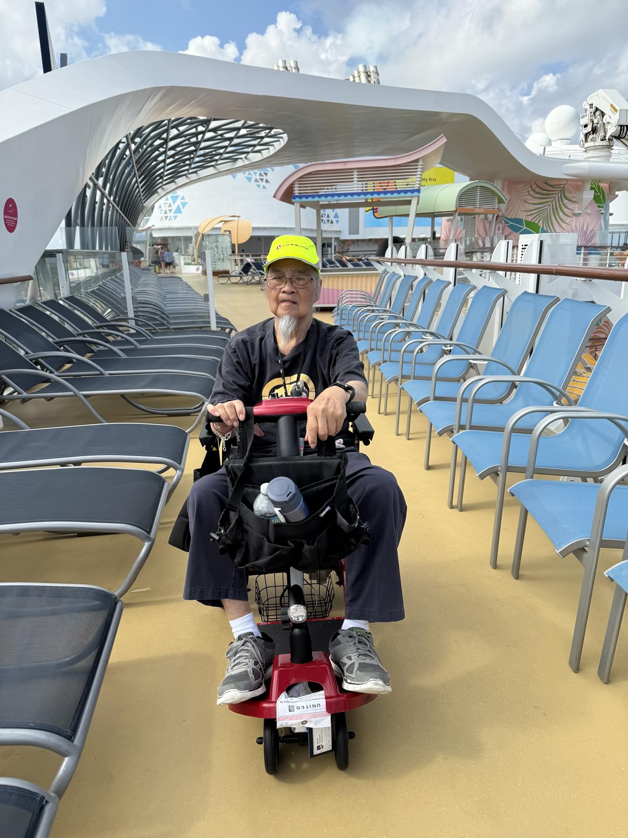 ZiiLIF R3b Folding Mobility Scooter for Seniors, 37.5 lbs Airline Approved customer photo 1