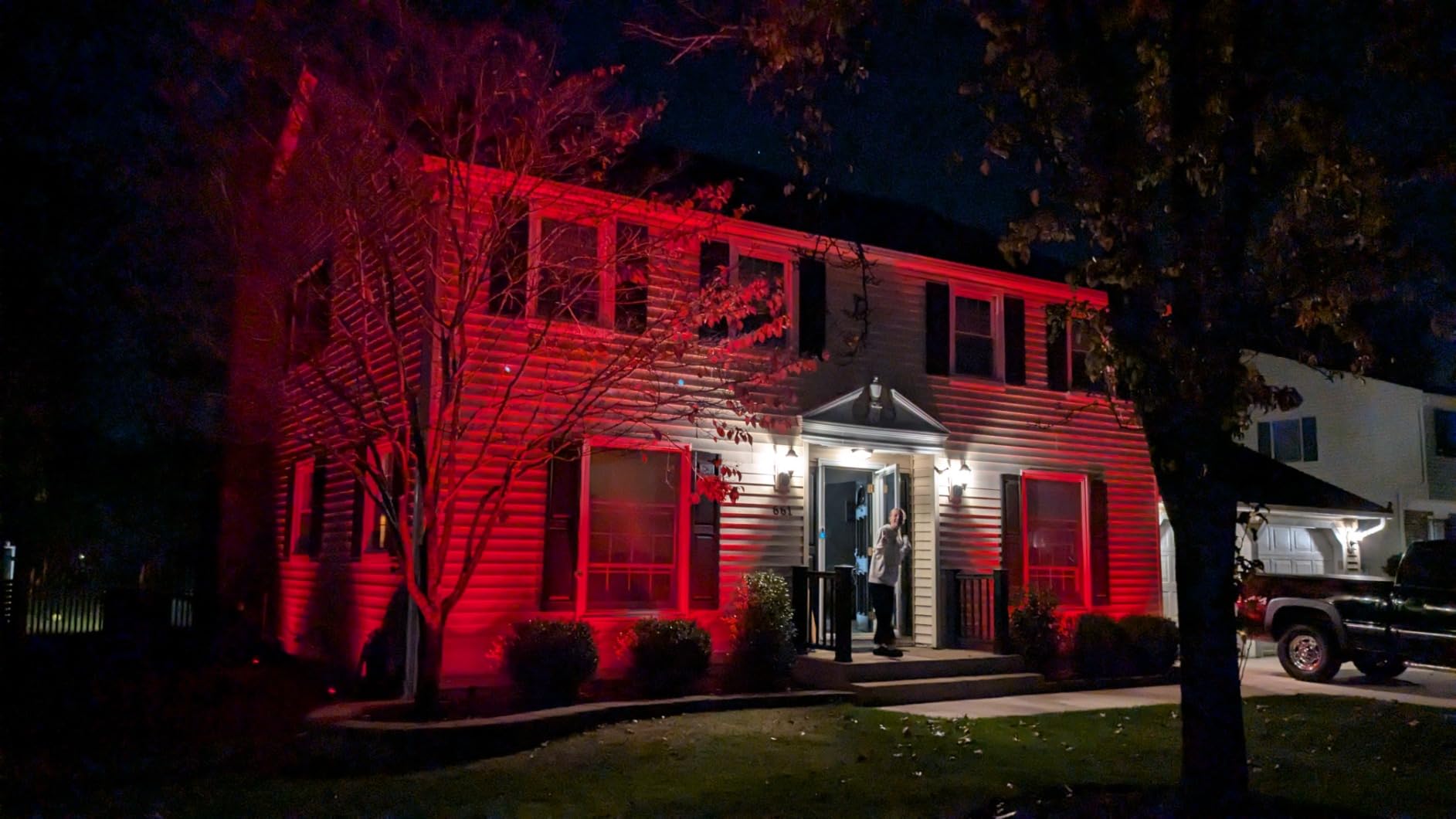 SUNVIE RGBW Landscape Lighting Kit with 300W Transformer, Waterproof, 12PCS customer photo 1